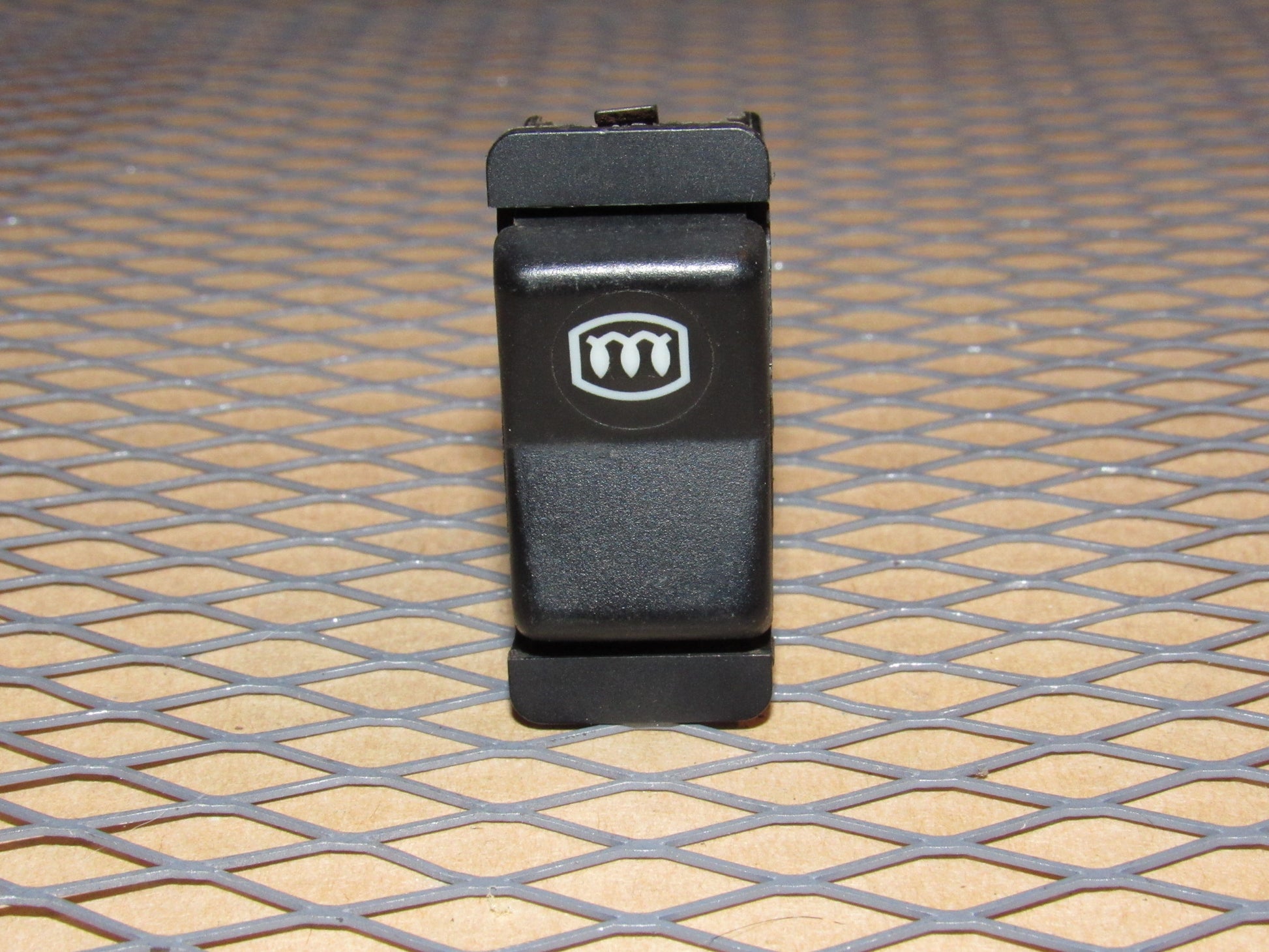77 78 79 80 81 Mercedes Benz 300D OEM Rear Defroster Switch
