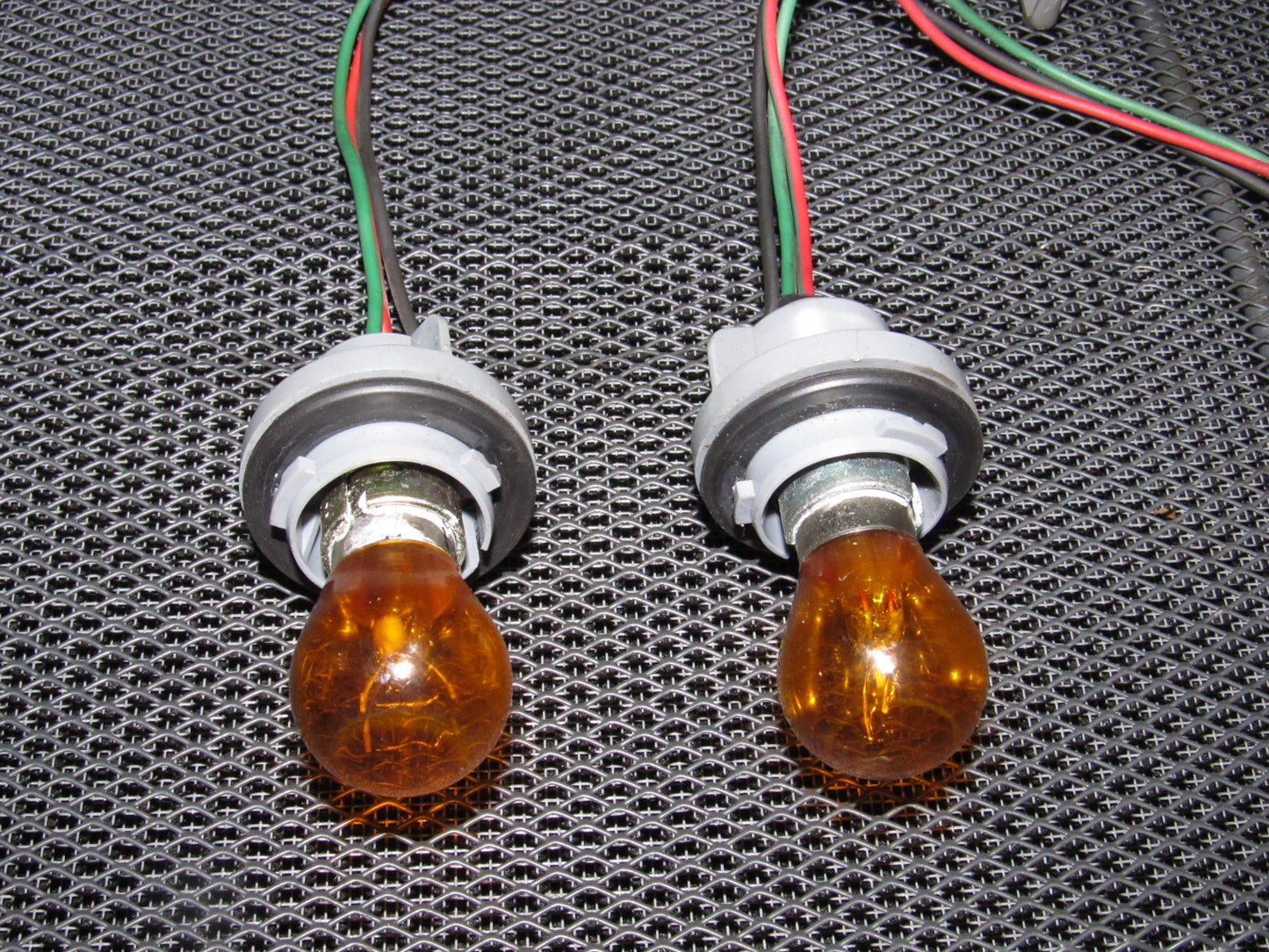94 95 96 97 Mazda Miata OEM Front Signal Light Bulb Socket