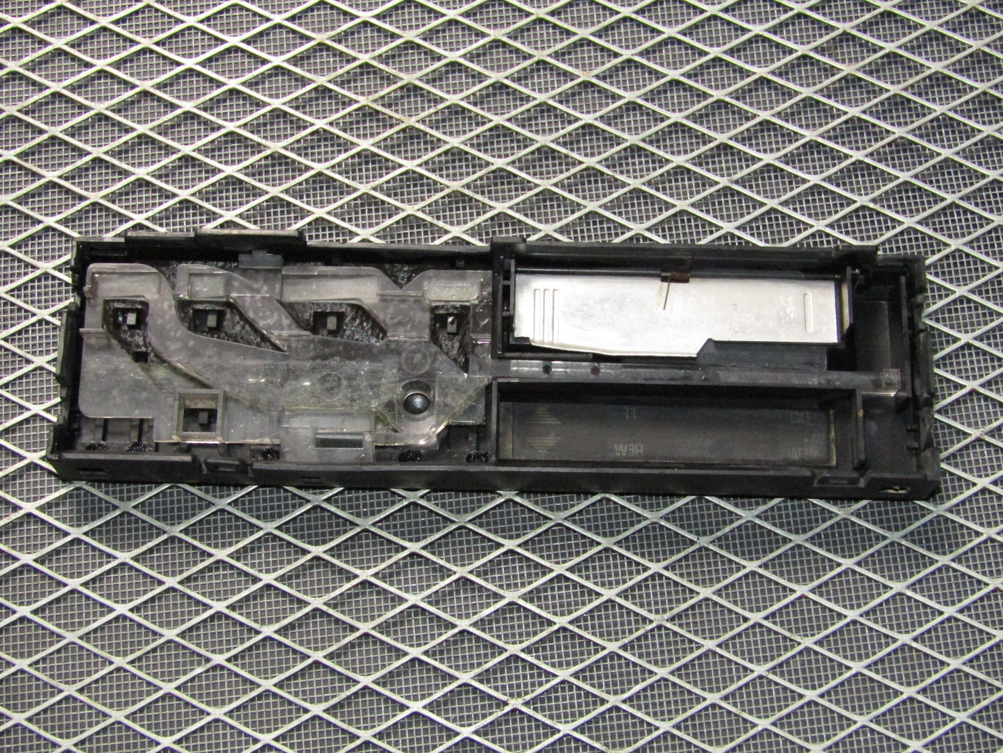 87 88 89 90 91 Toyota Crown Royal Saloon OEM Radio Cassette Faceplate