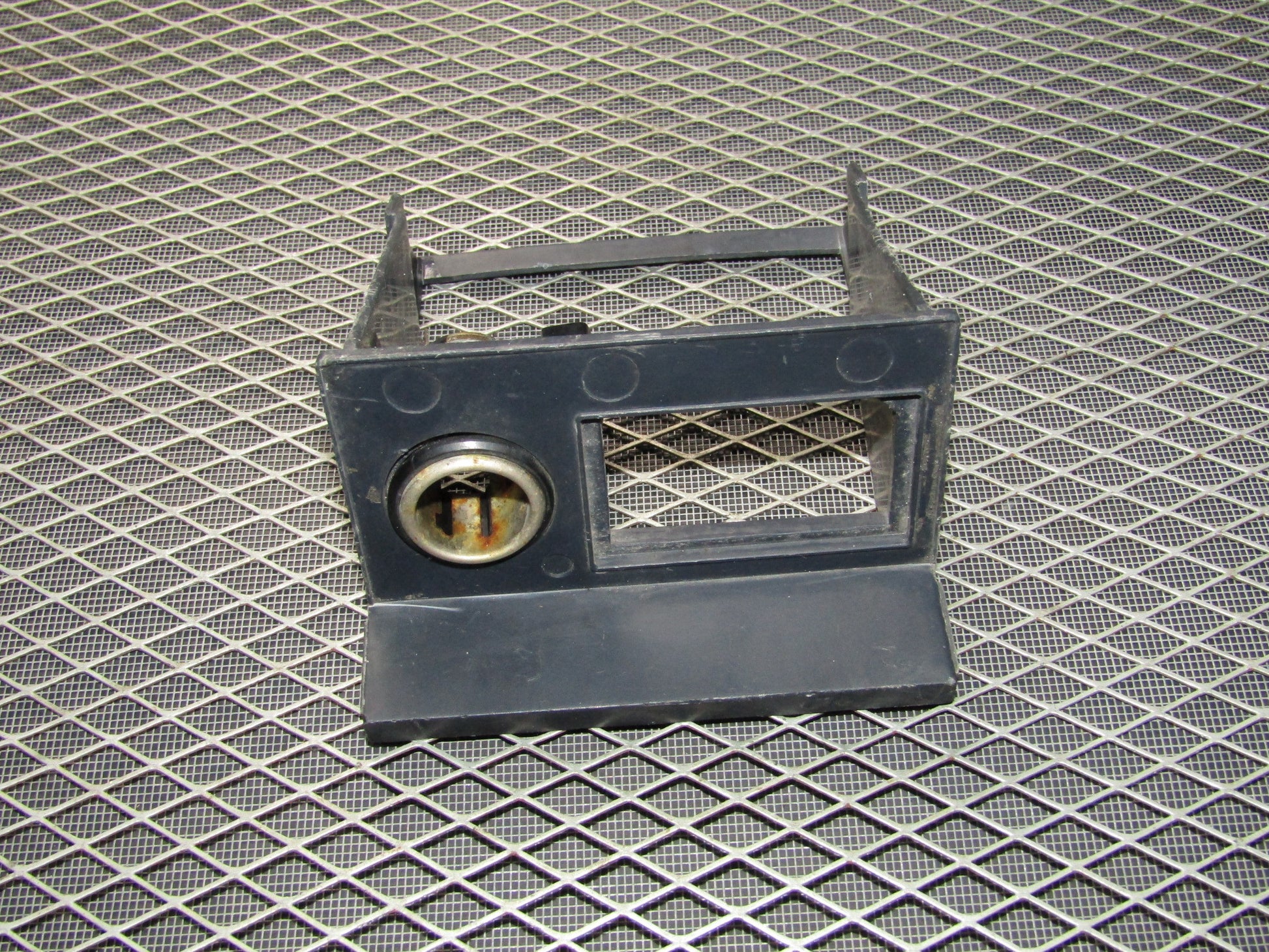 87-91 Toyota Crown Royal Saloon OEM Dash 12V Adapter Housing