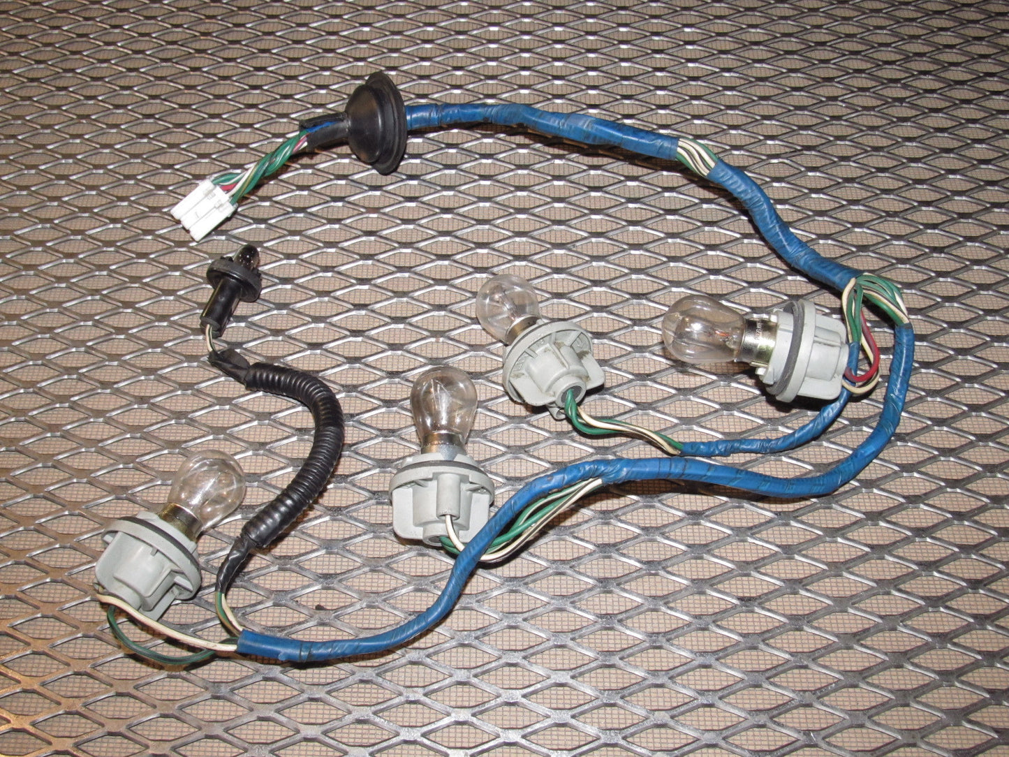 91 92 93 Toyota MR2 OEM Tail Light Bulb Socket - Left
