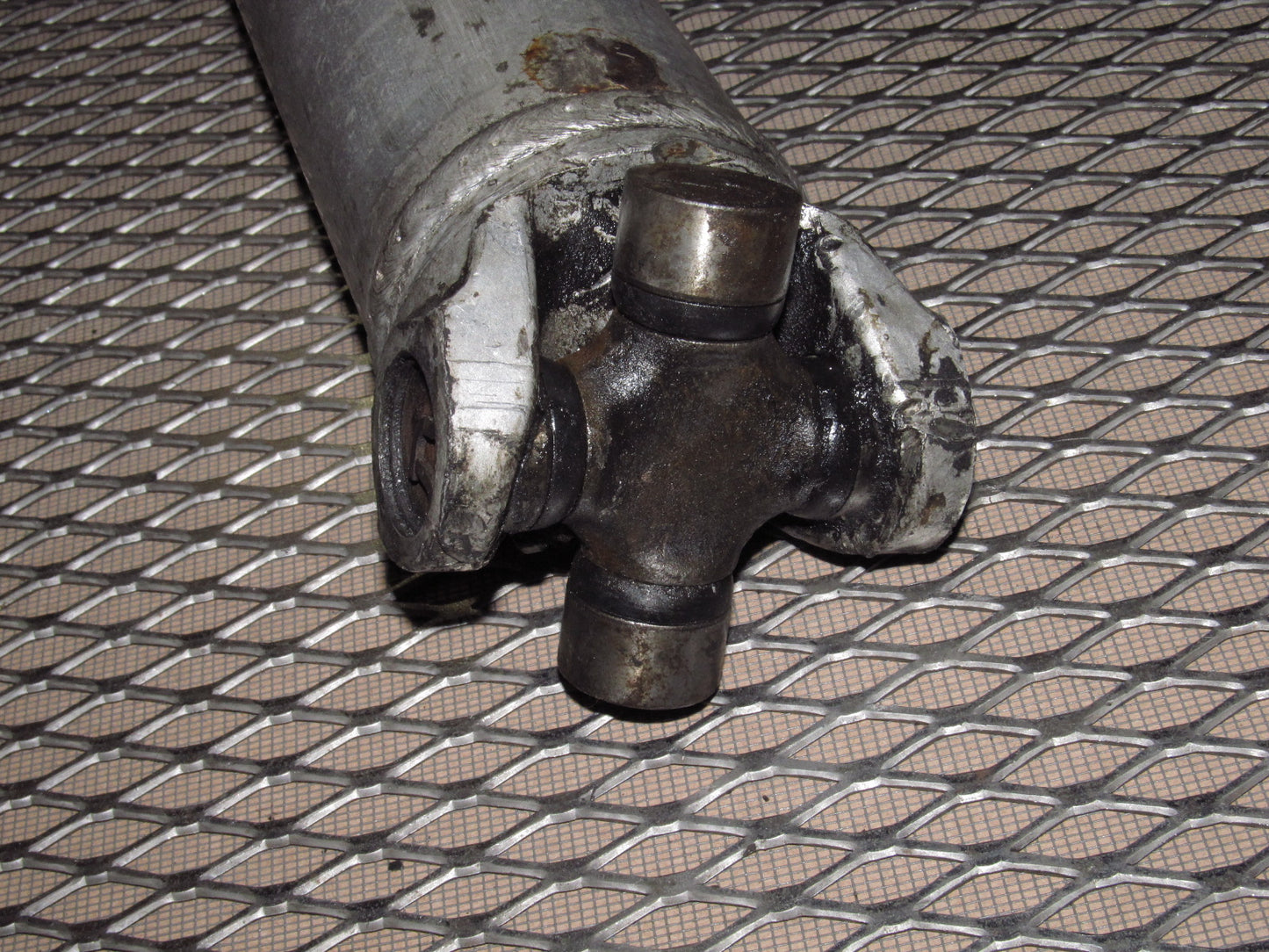 84-88 Chevrolet Corvette OEM Driveshaft - M/T