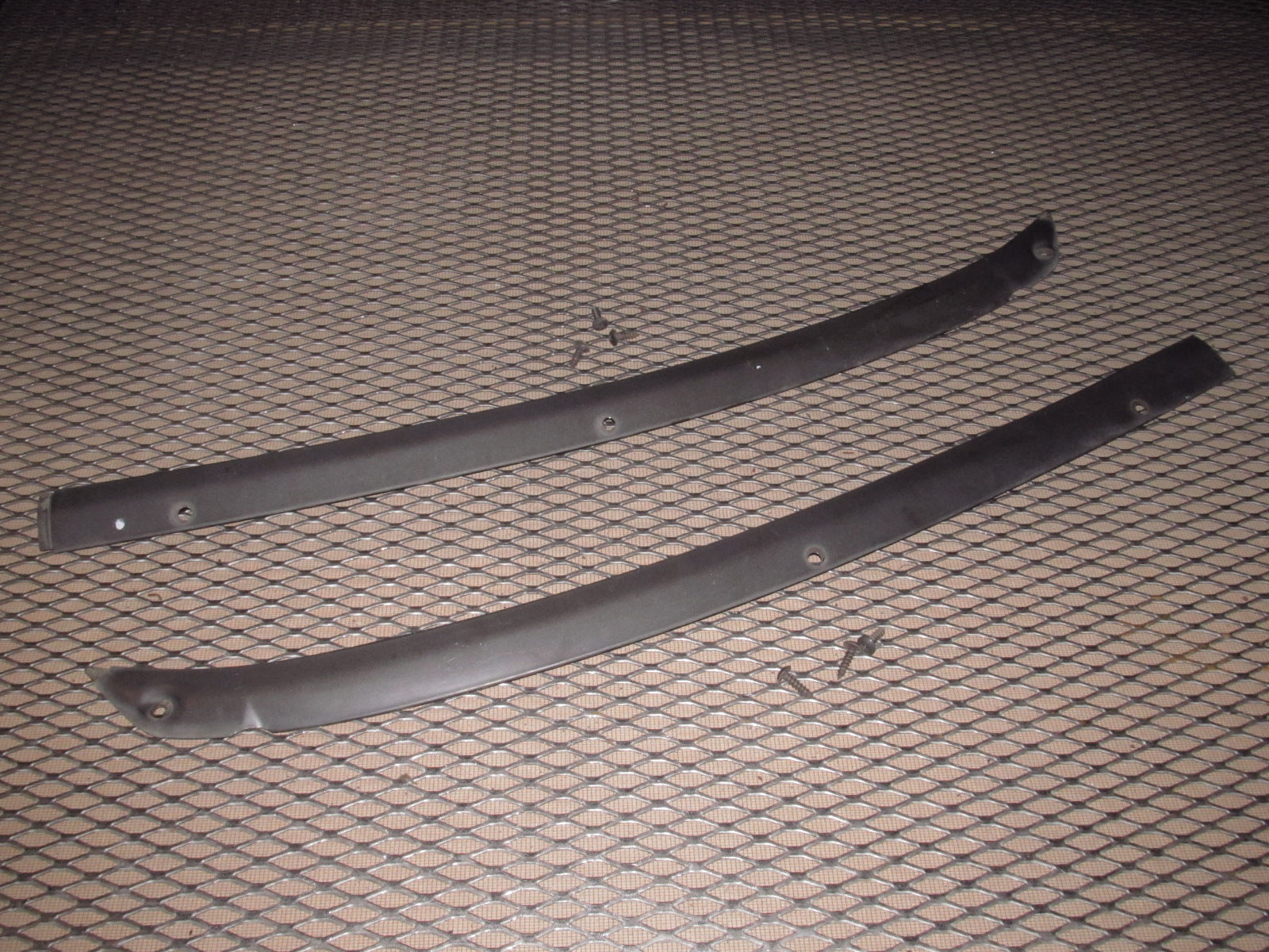 1987-1989 Nissan 300zx OEM Windshield Lower Moulding