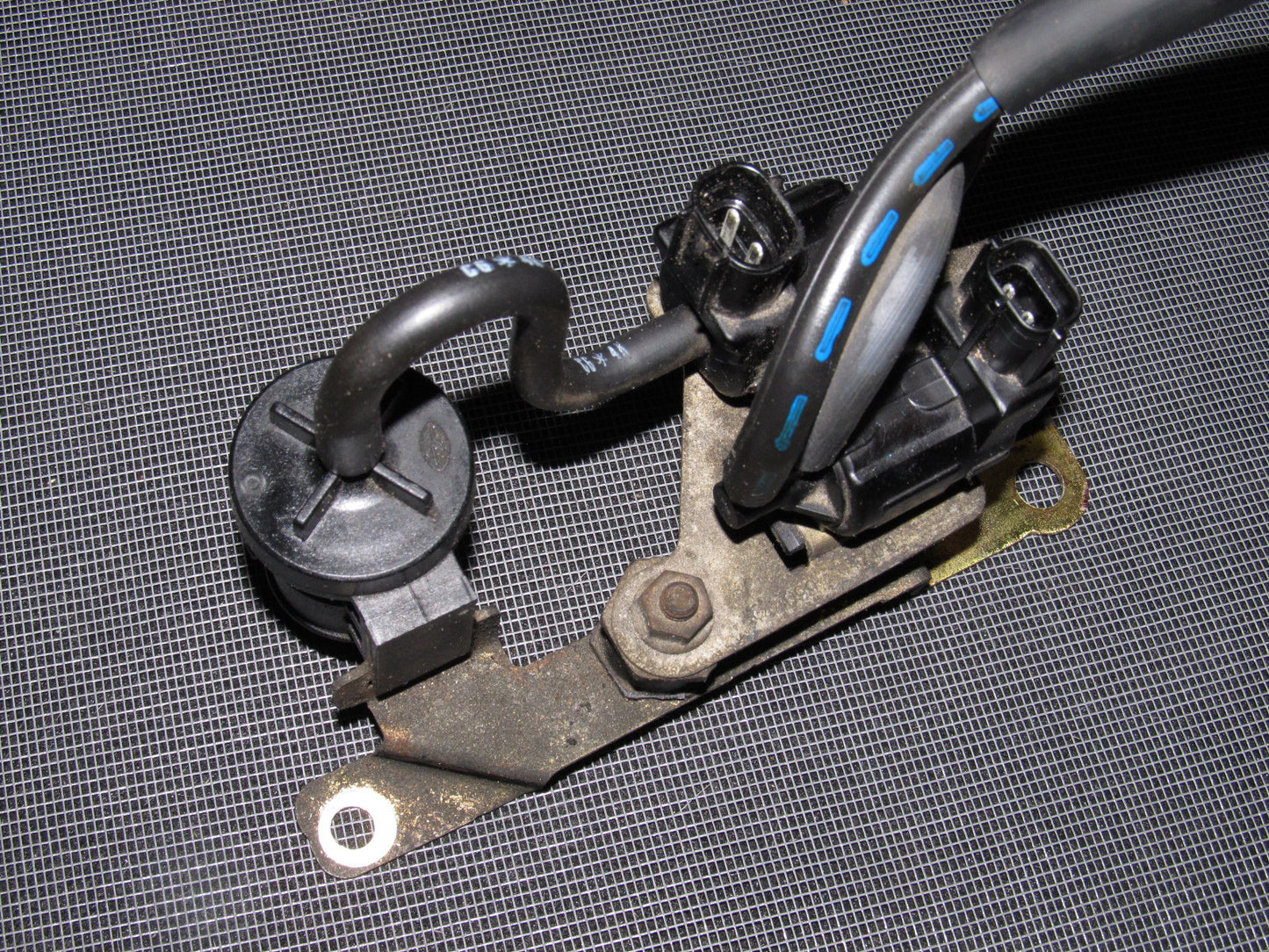 94 95 96 97 Mazda Miata OEM VSV Vacuum Valve Switch