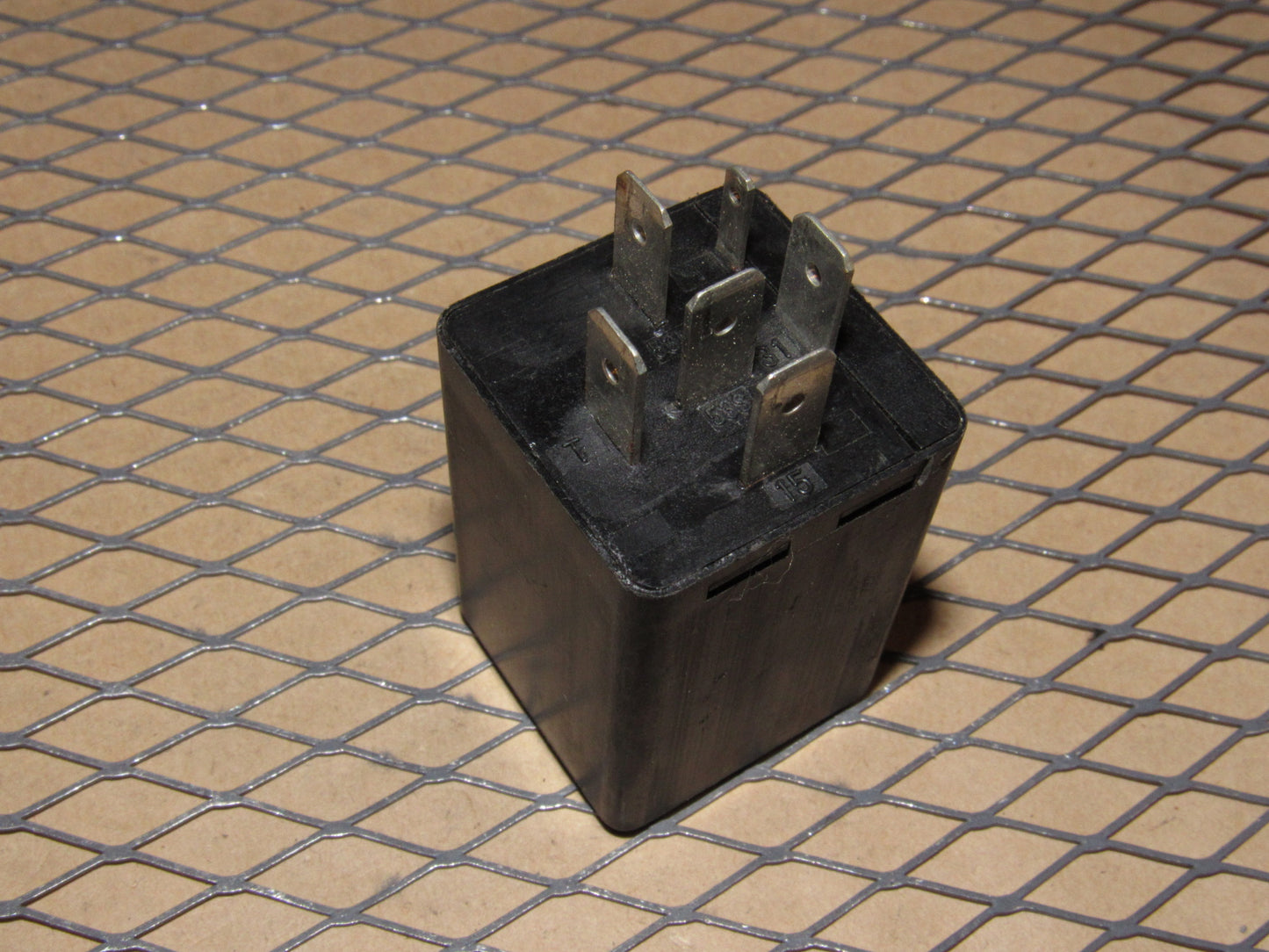 Audi & Volkswagen Relay (19) 1HM 955 531