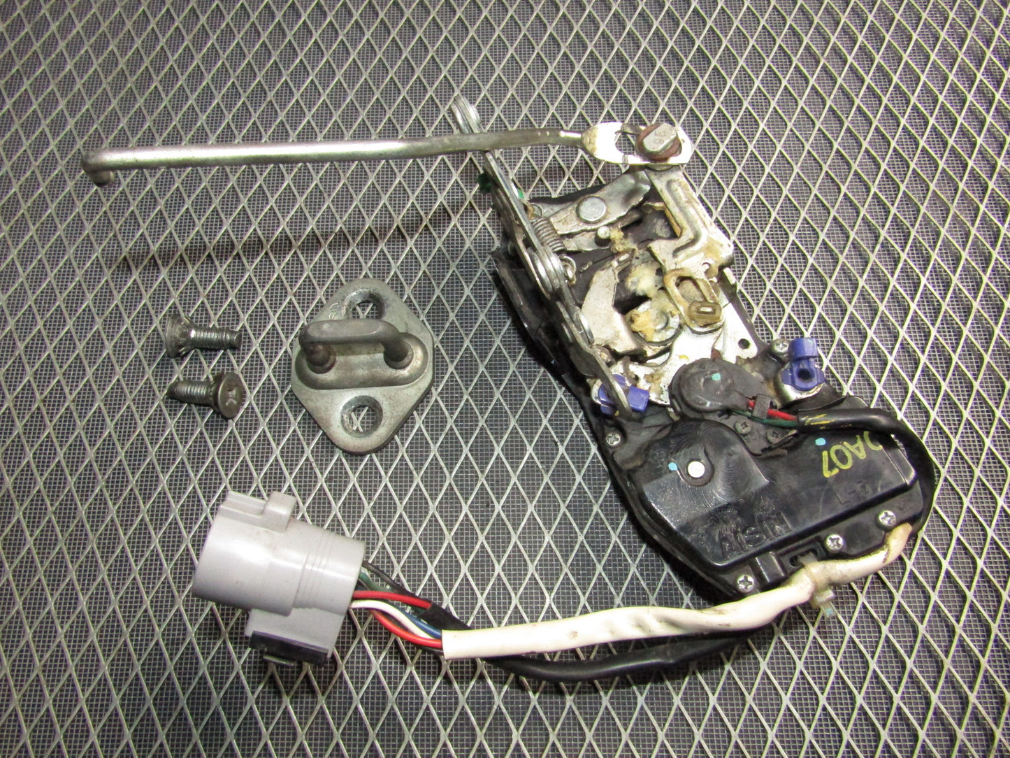 87 88 89 90 91 Toyota Crown Royal Saloon OEM Door Latch & Striker - Front Left