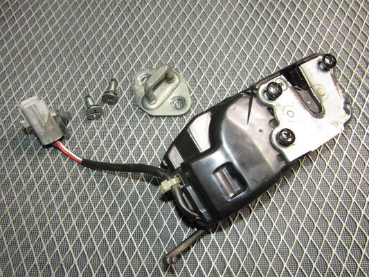 87-91 Toyota Crown Royal Saloon OEM Door Latch & Striker - Front Right