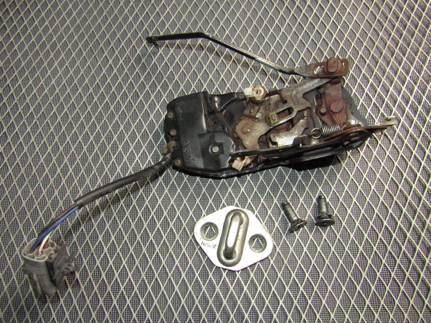 87-91 Toyota Crown Royal Saloon OEM Door Latch & Striker - Front Right