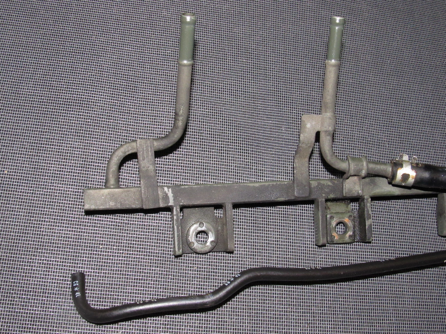 94 95 96 97 Mazda Miata OEM Fuel Rail & Fuel Regulator