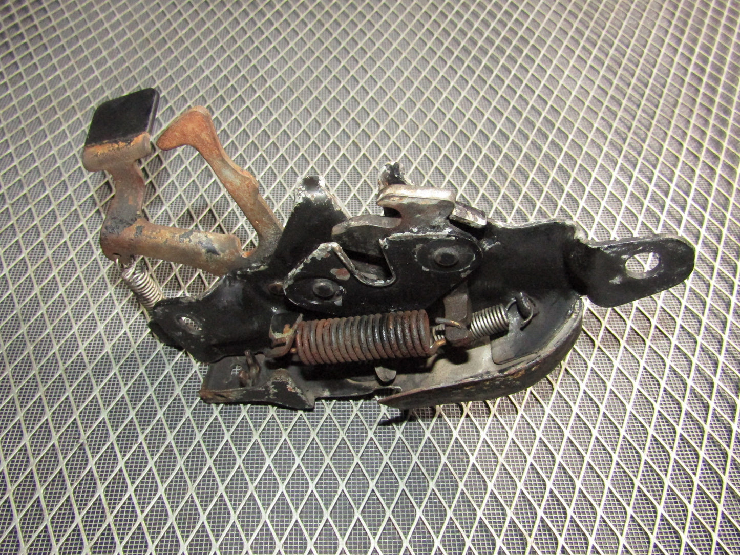 87 88 89 90 91 Toyota Crown Royal Saloon OEM Hood Latch