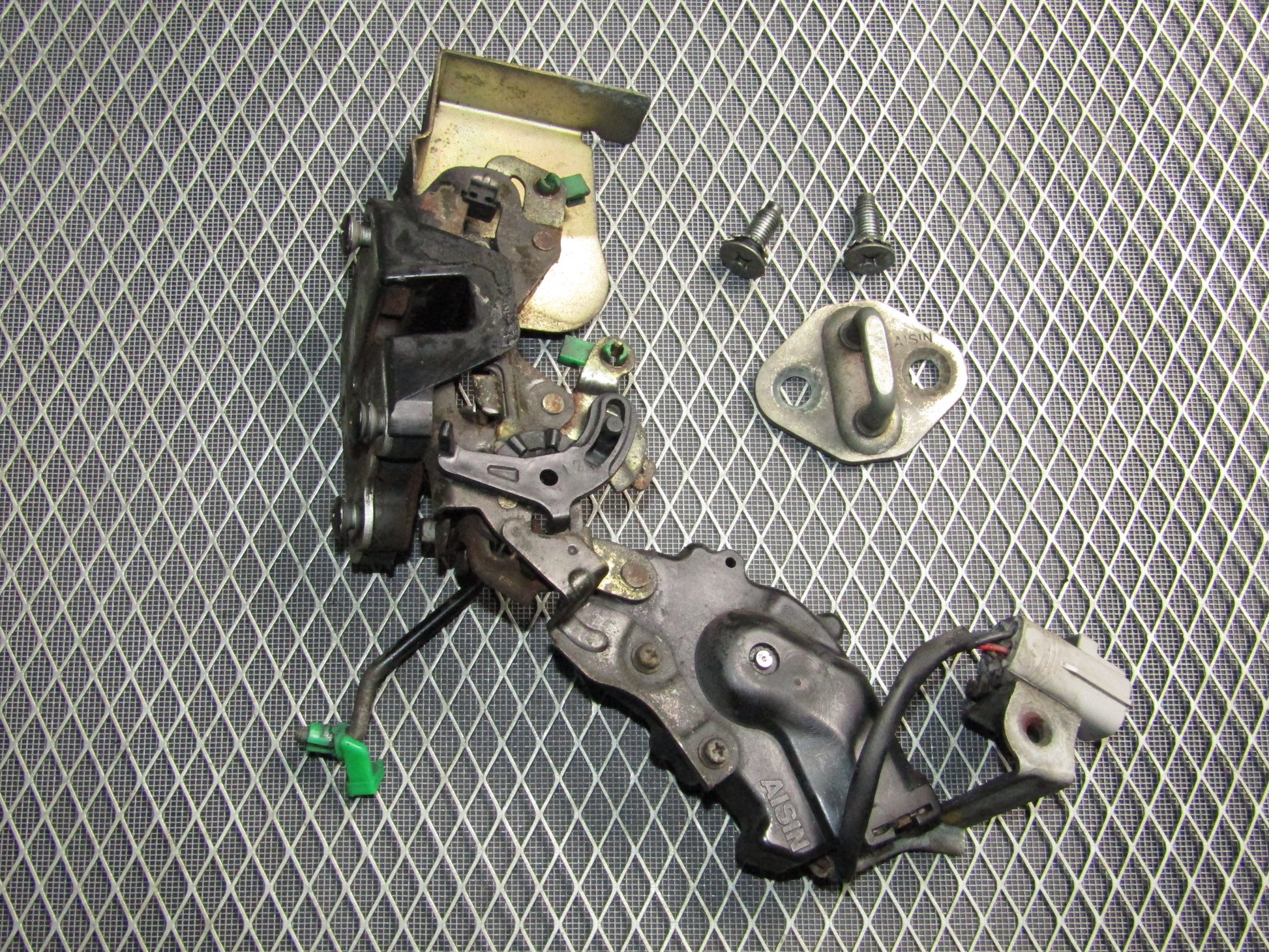 87-91 Toyota Crown Royal Saloon OEM Door Latch Actuator & Striker - Rear Left