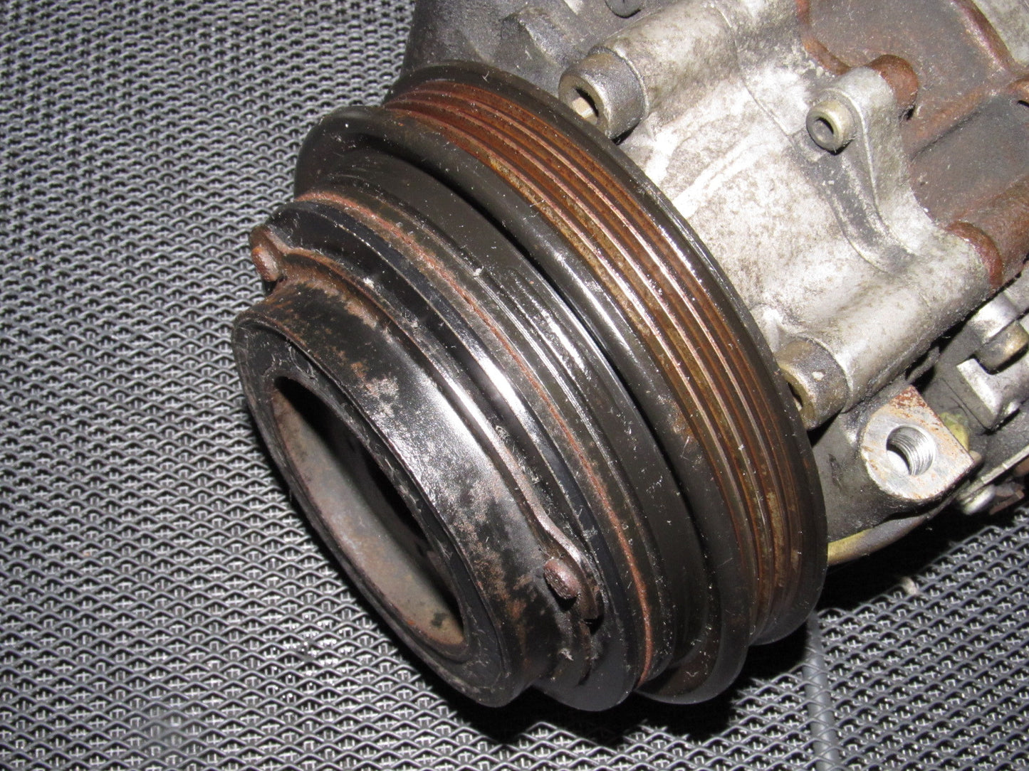 94 95 96 97 Mazda Miata OEM A/C Compressor & Clutch