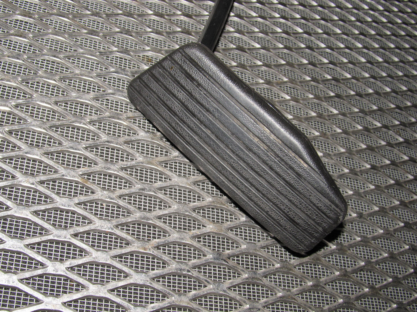 94 95 96 97 Mitsubishi 3000GT OEM A/T Gas Pedal
