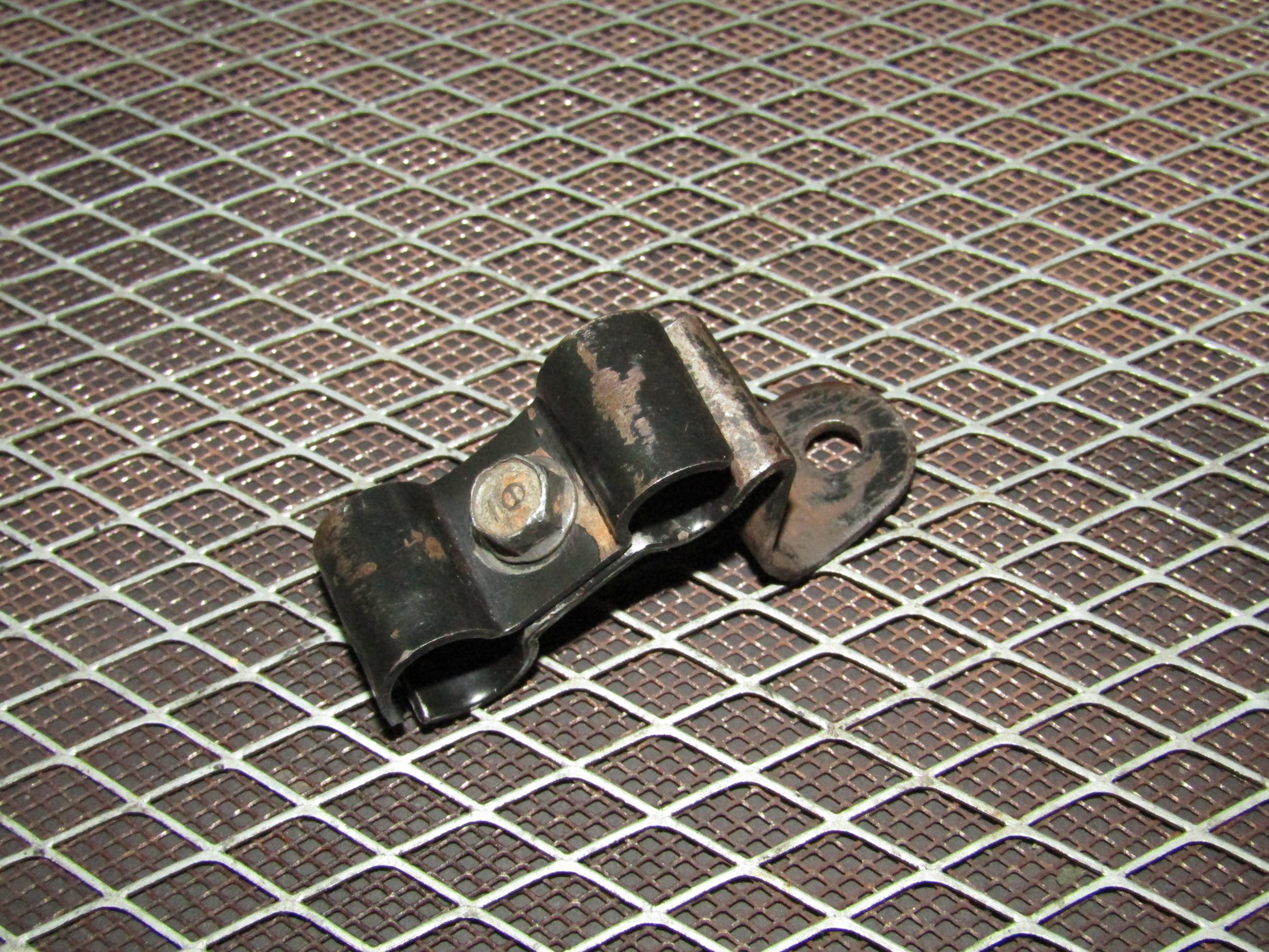 94 95 96 97 98 99 Toyota Celica 1.8L OEM Power Steering Hose Line Holder Bracket