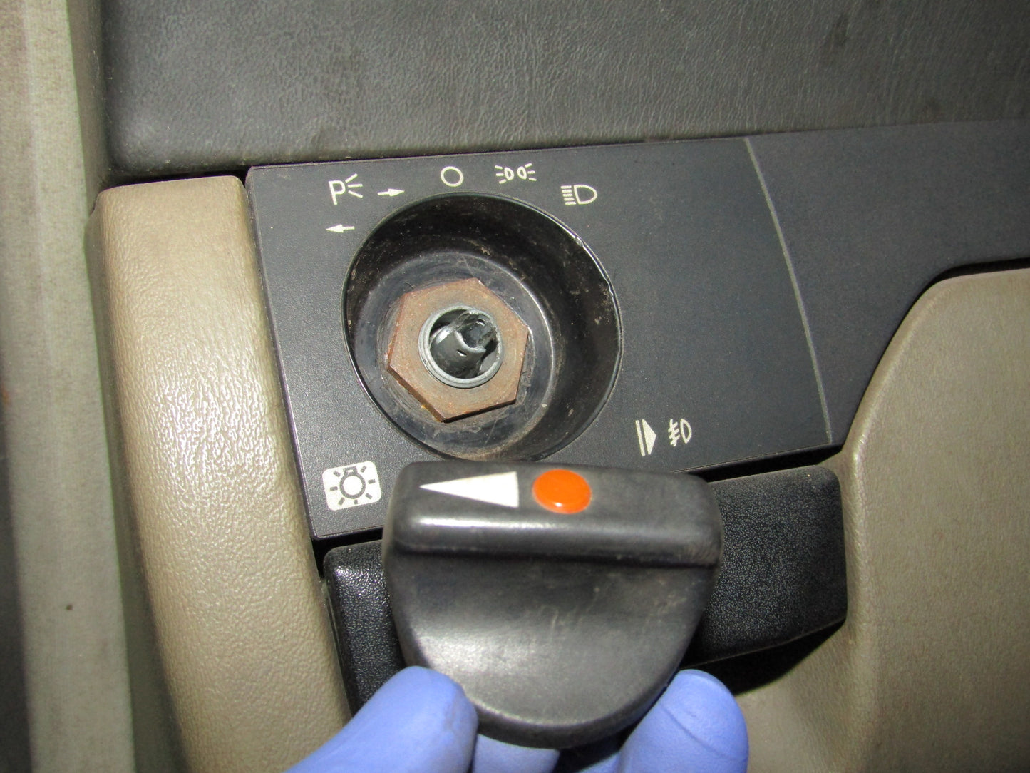 86-93 Mercedes Benz 300E OEM Headlight Switch Knob