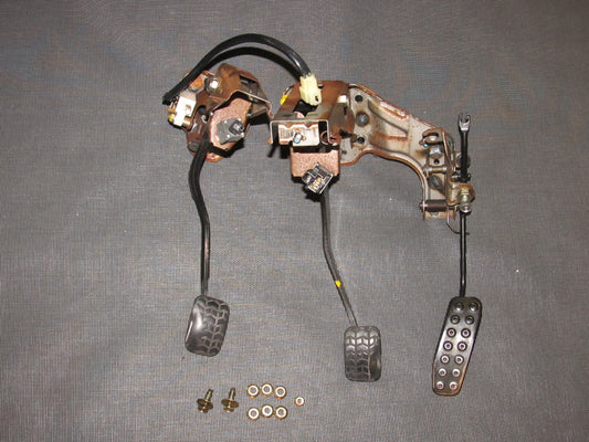 94 95 96 97 Mazda Miata OEM M/T Pedal Assembly