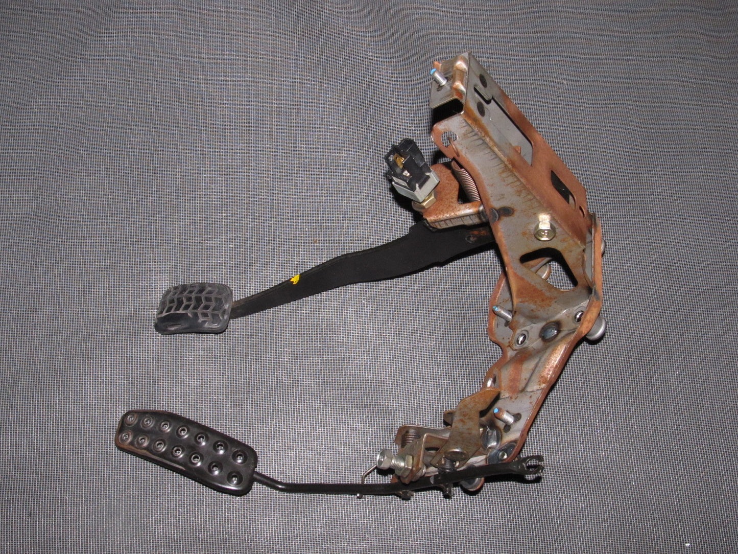 94 95 96 97 Mazda Miata OEM M/T Pedal Assembly