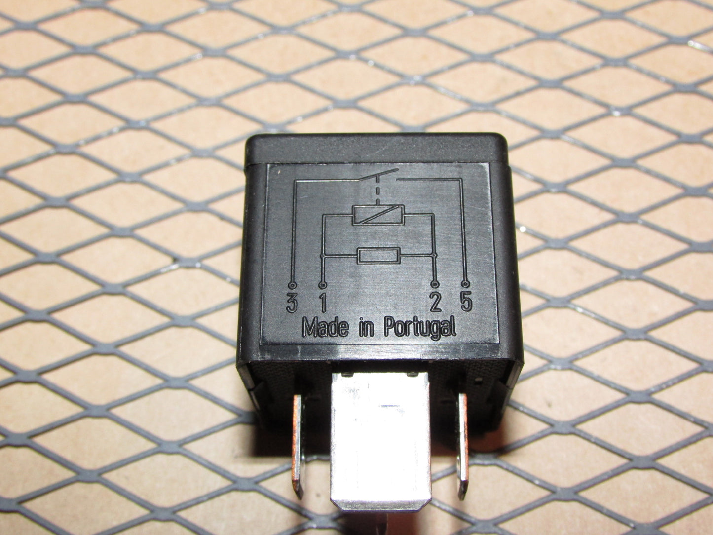 Universal Relay 100 7M0 951 253 A