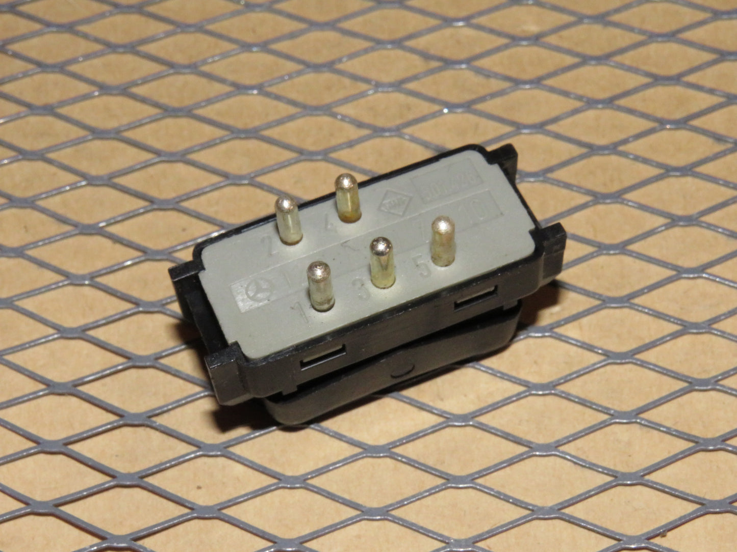 90 91 92 93 Mercedes 500SL OEM Rear Defroster Switch