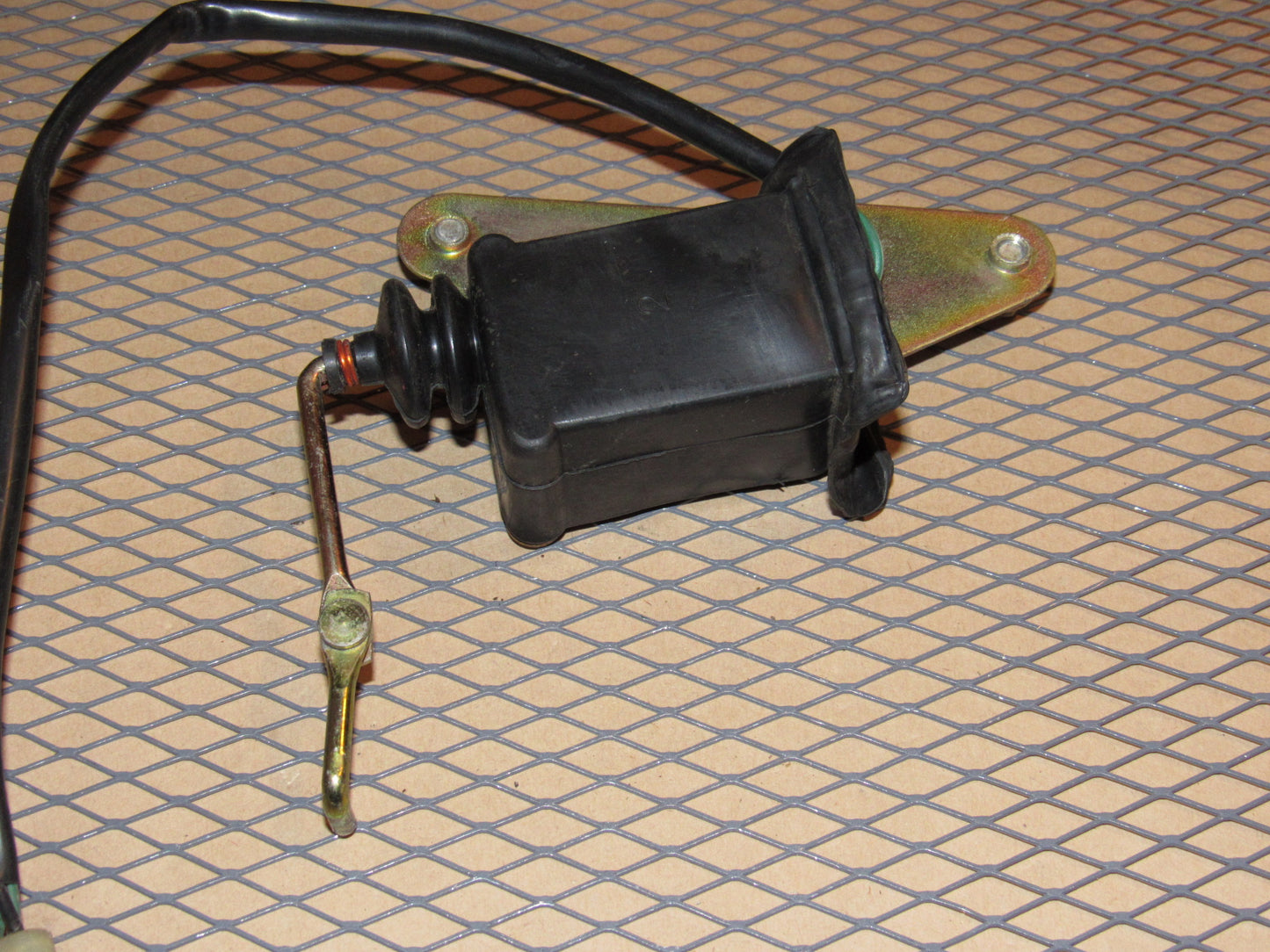 82 83 Datsun 280zx OEM Power Door Lock Latch Actuator Motor - Left