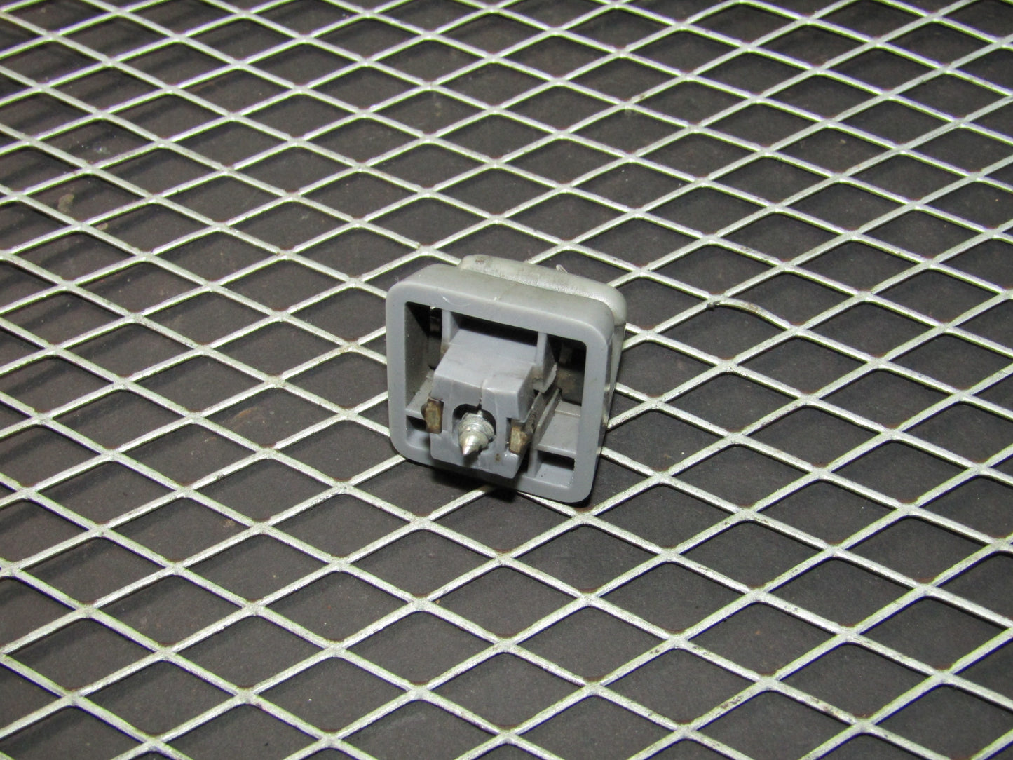 86-93 Mercedes Benz 300E OEM Sun Visor Holder Clip - Right