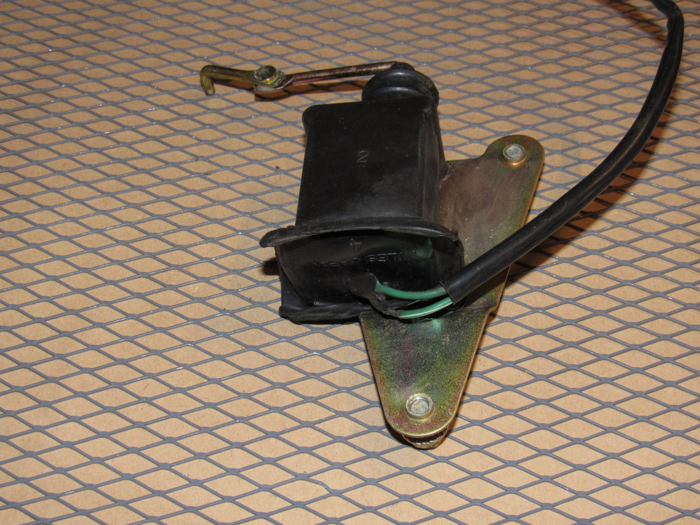 82 83 Datsun 280zx OEM Power Door Lock Latch Actuator Motor - Left