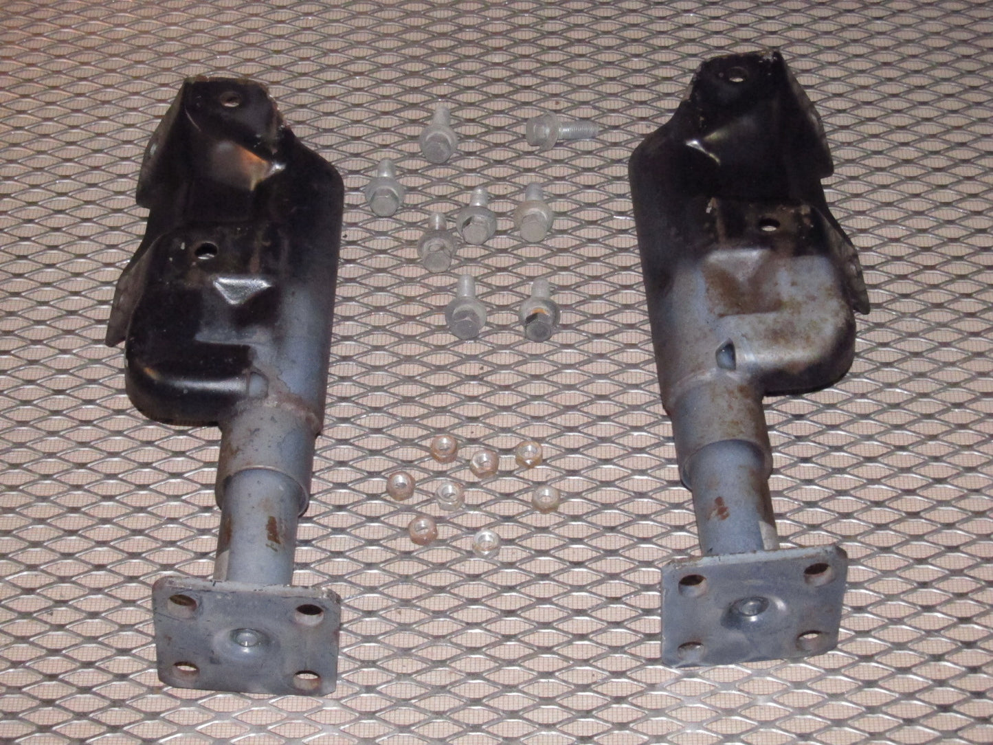 79 80 Datsun 280zx OEM Front Bumper Reinforcement Bracket Set