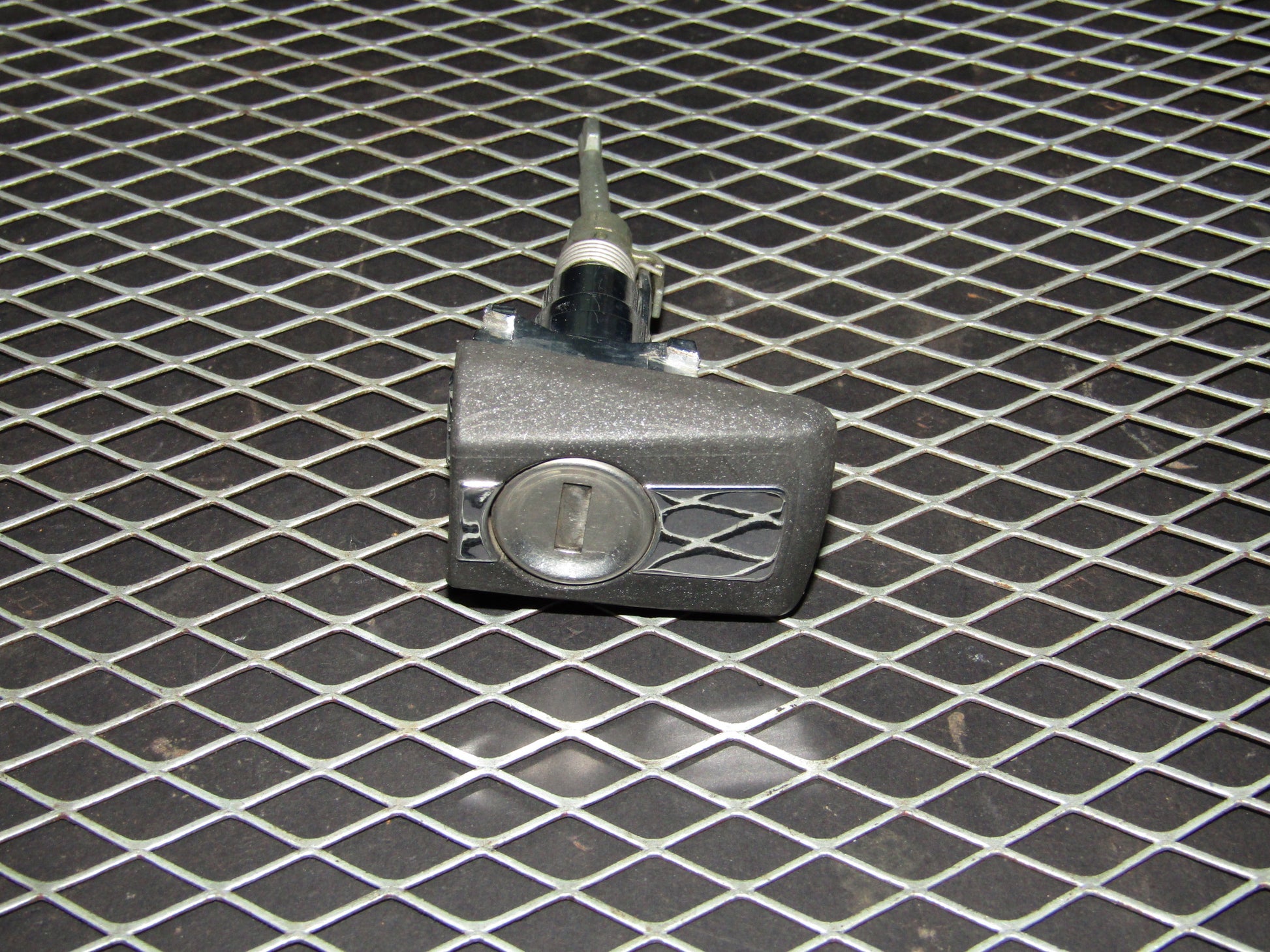 86-93 Mercedes Benz 300E OEM Front Door Lock Tumbler - Left