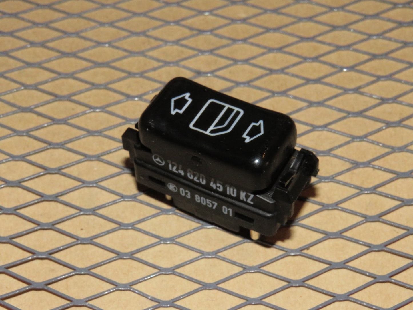 86 87 88 89 90 91 Mercedes Benz 560SEL OEM Console Power Window Switch - Right