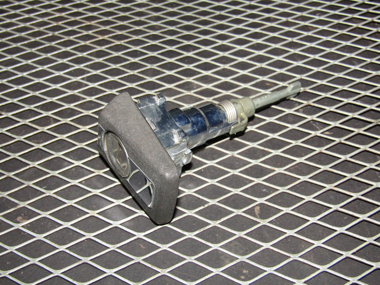86-93 Mercedes Benz 300E OEM Front Door Lock Tumbler - Left