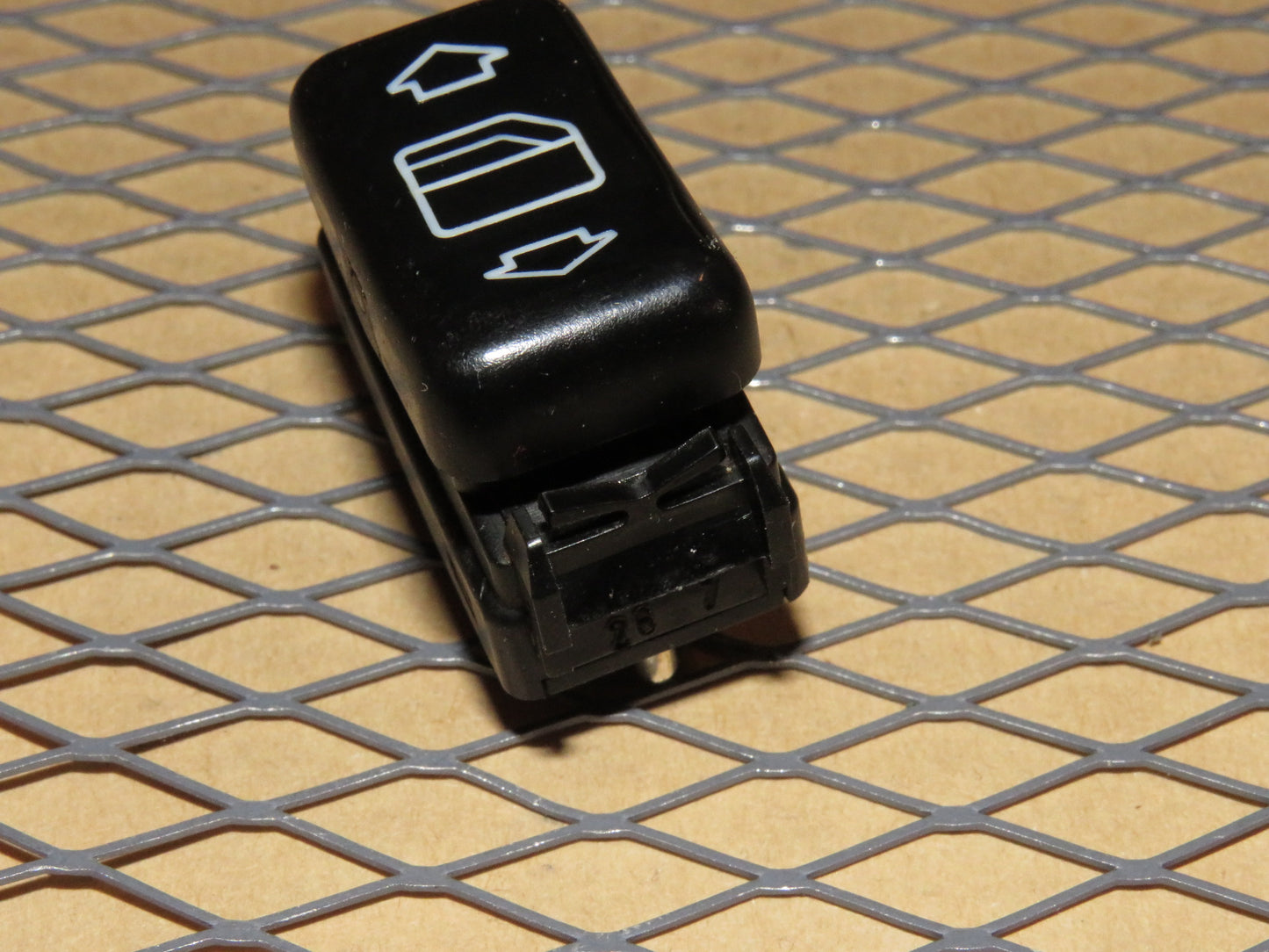 86 87 88 89 90 91 Mercedes Benz 560SEL OEM Console Power Window Switch - Right