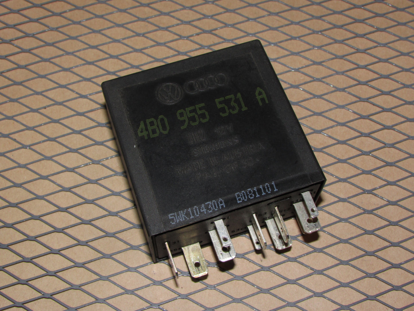 Audi & Volkswagen Relay (377) 4B0 955 531 A