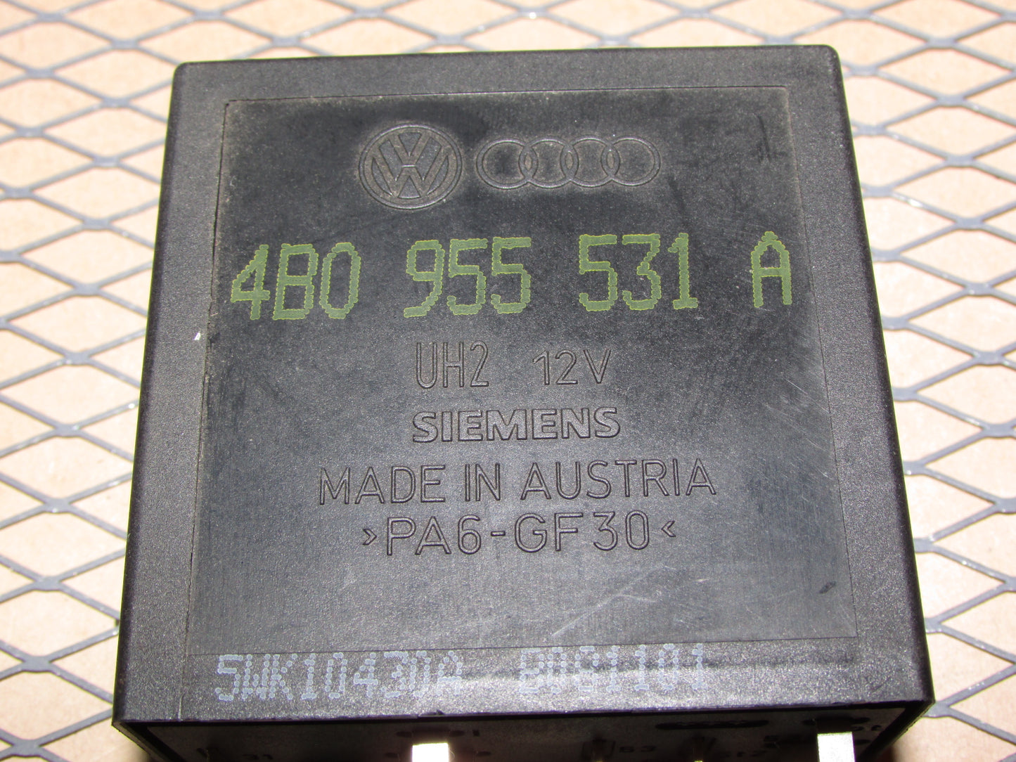 Audi & Volkswagen Relay (377) 4B0 955 531 A