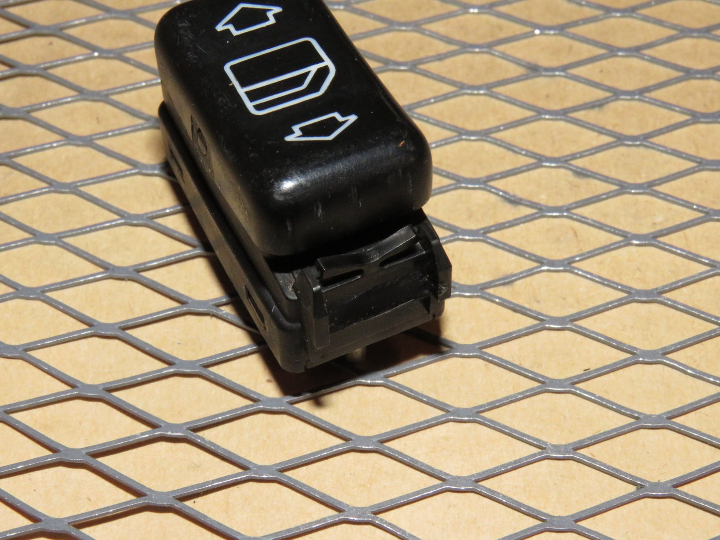 86 87 88 89 90 91 Mercedes Benz 560SEL OEM Console Power Window Switch - Left