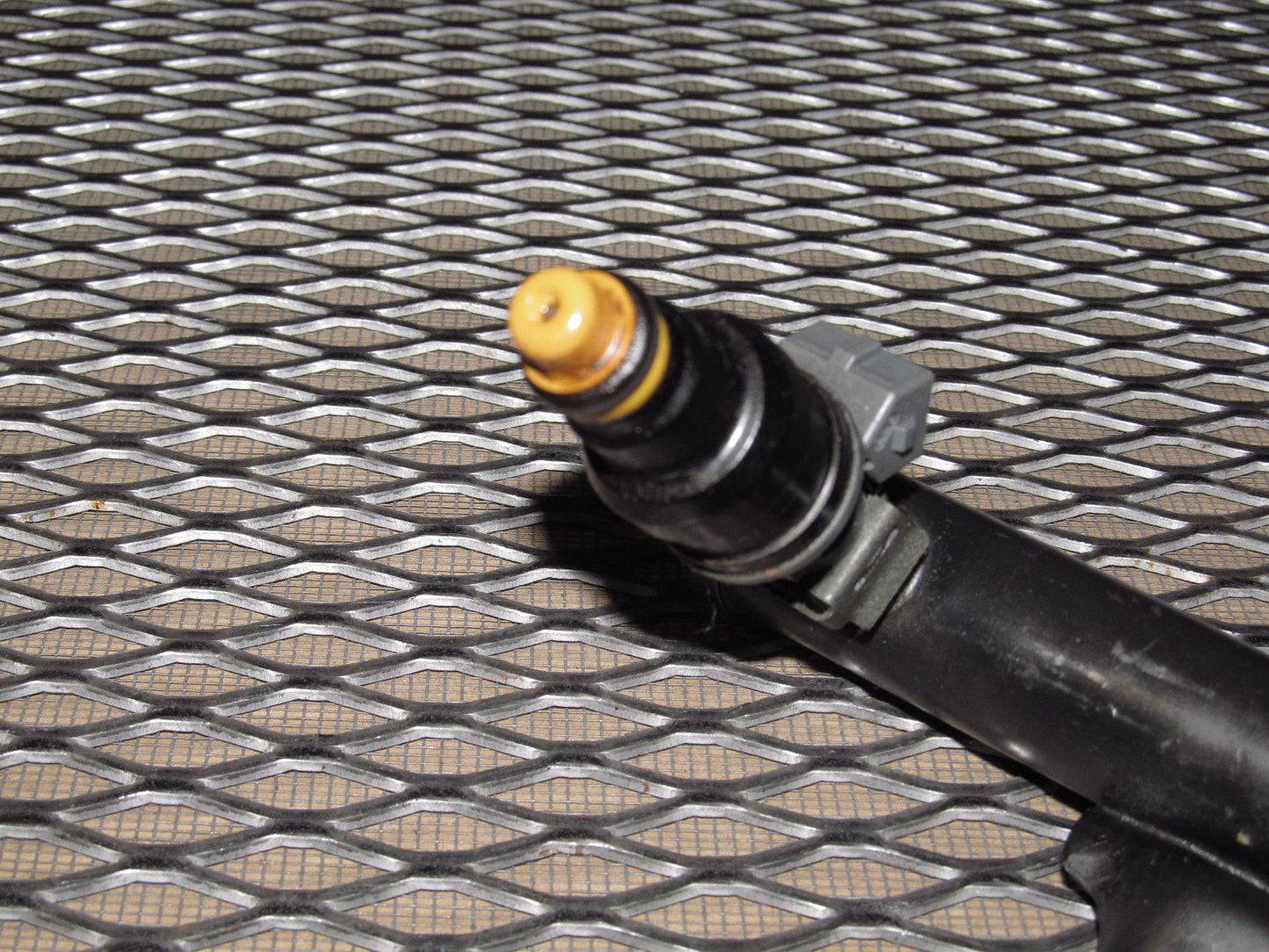 97 98 99 Mitsubishi Eclipse OEM Fuel Rail & Injector - NA 2.0L