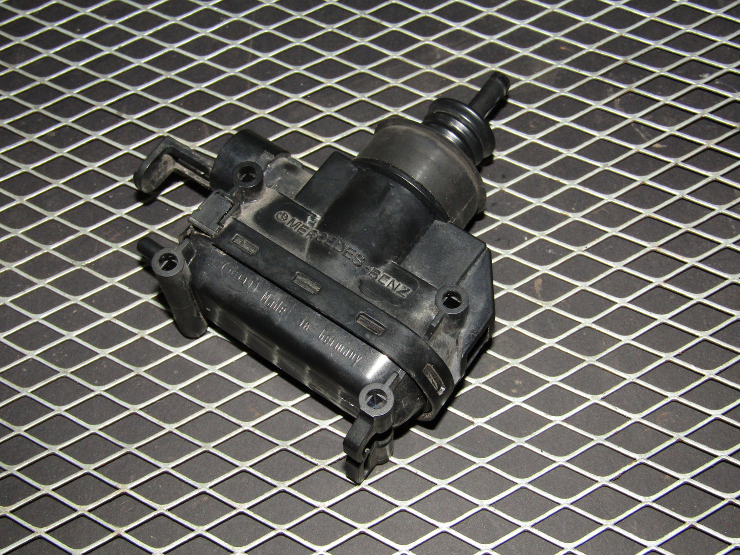 86-93 Mercedes Benz 300E OEM Front Power Door Lock Actuator - Left
