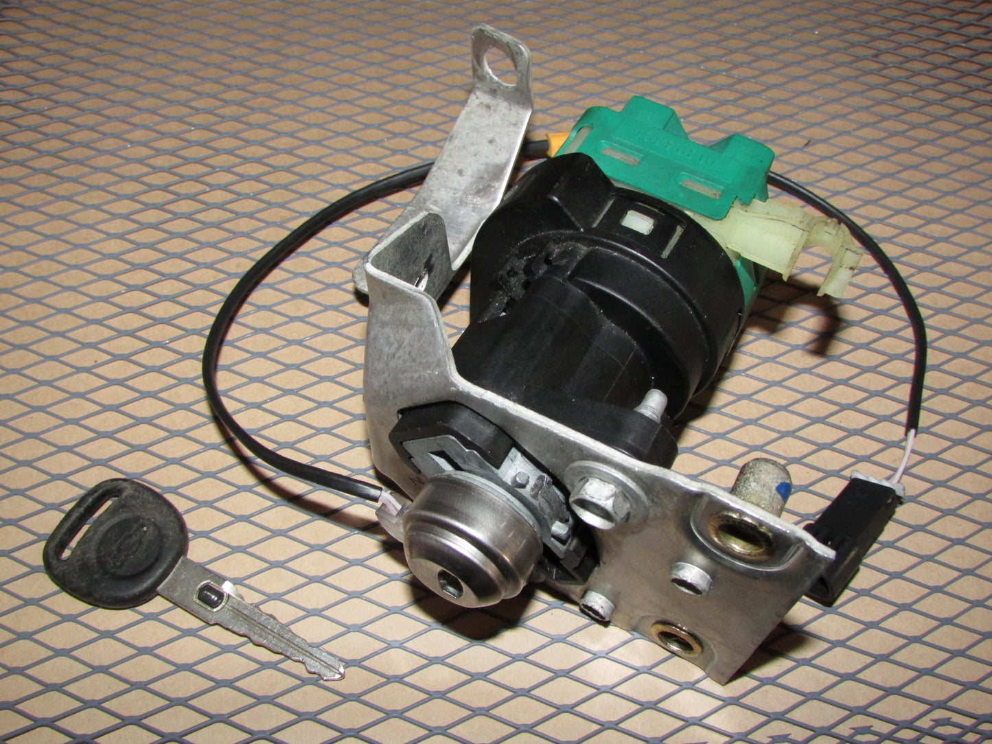 97 98 99 00 01 02 03 04 Chevrolet Corvette OEM Ignition Lock Cylinder & Switch