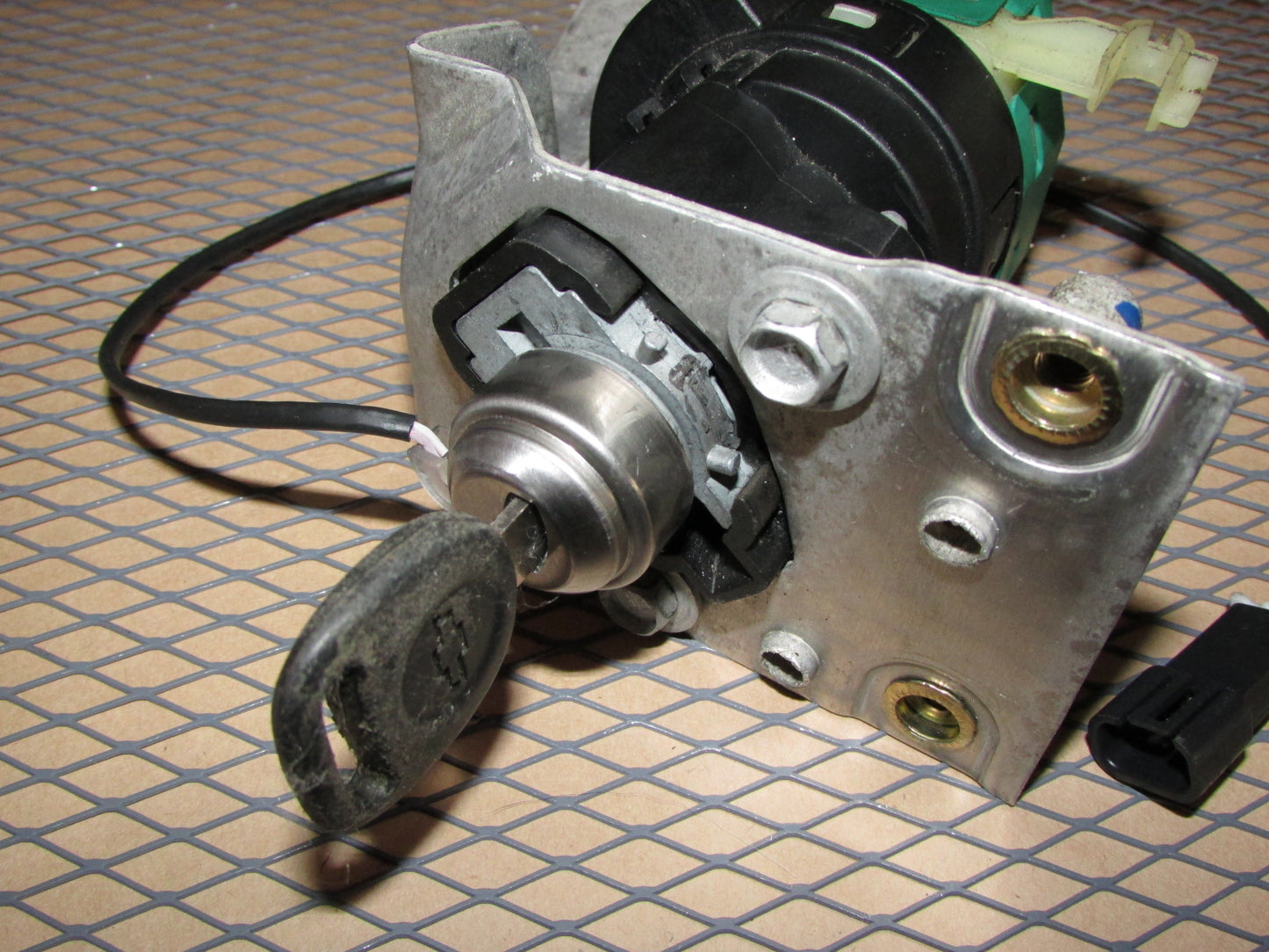 97 98 99 00 01 02 03 04 Chevrolet Corvette OEM Ignition Lock Cylinder & Switch