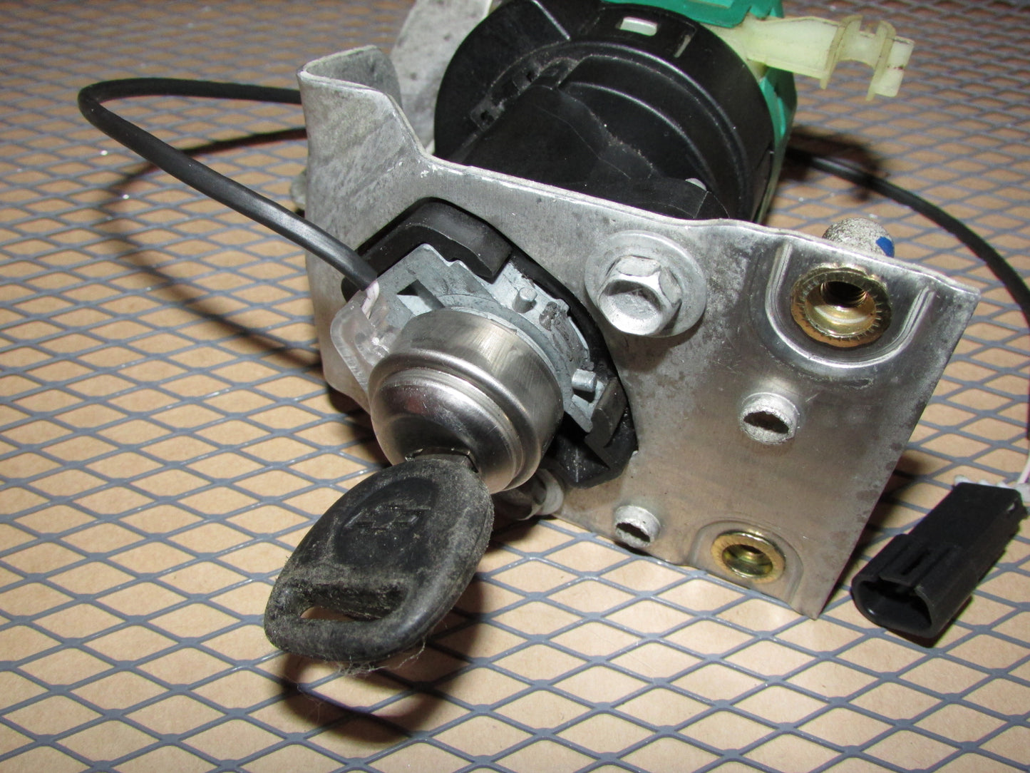 97 98 99 00 01 02 03 04 Chevrolet Corvette OEM Ignition Lock Cylinder & Switch