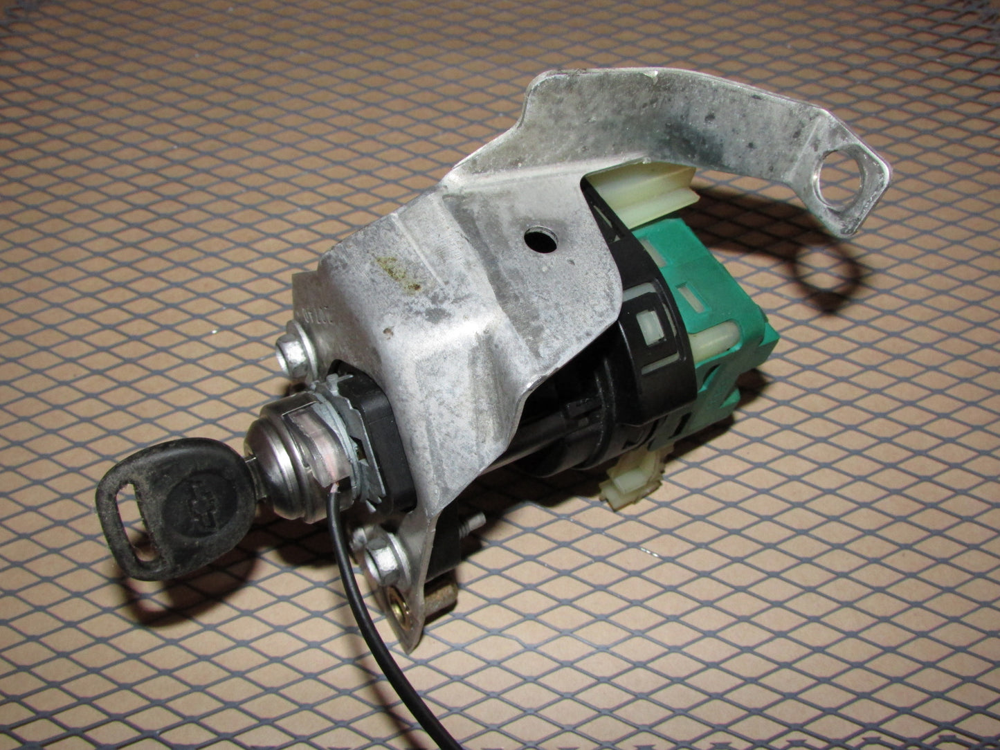 97 98 99 00 01 02 03 04 Chevrolet Corvette OEM Ignition Lock Cylinder & Switch