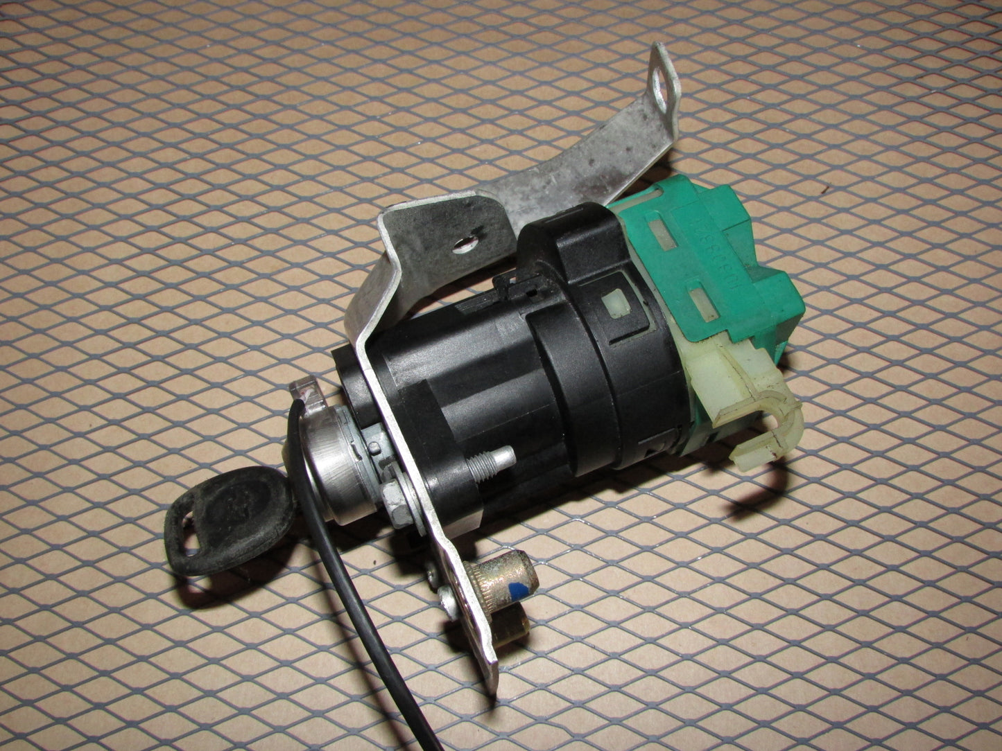 97 98 99 00 01 02 03 04 Chevrolet Corvette OEM Ignition Lock Cylinder & Switch