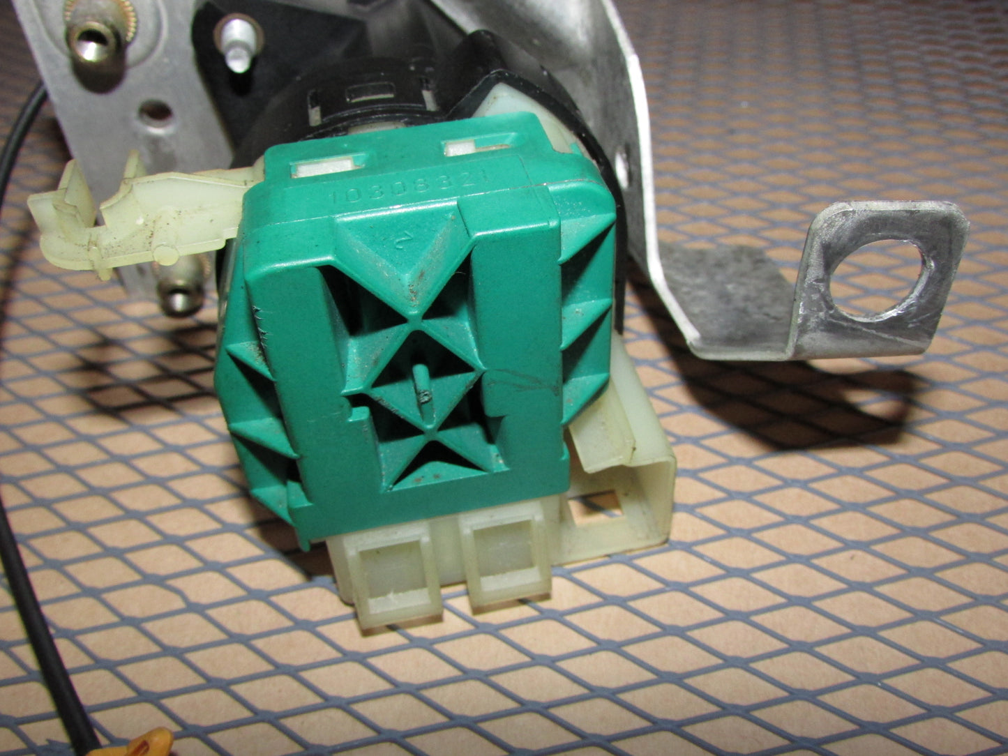 97 98 99 00 01 02 03 04 Chevrolet Corvette OEM Ignition Lock Cylinder & Switch