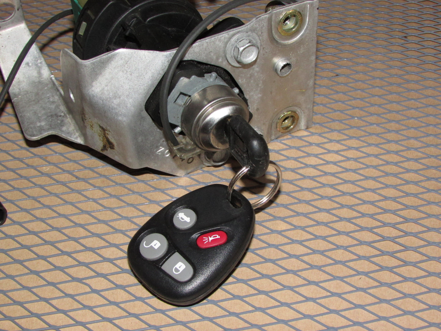 97 98 99 00 01 02 03 04 Chevrolet Corvette OEM Ignition Lock Cylinder & Key