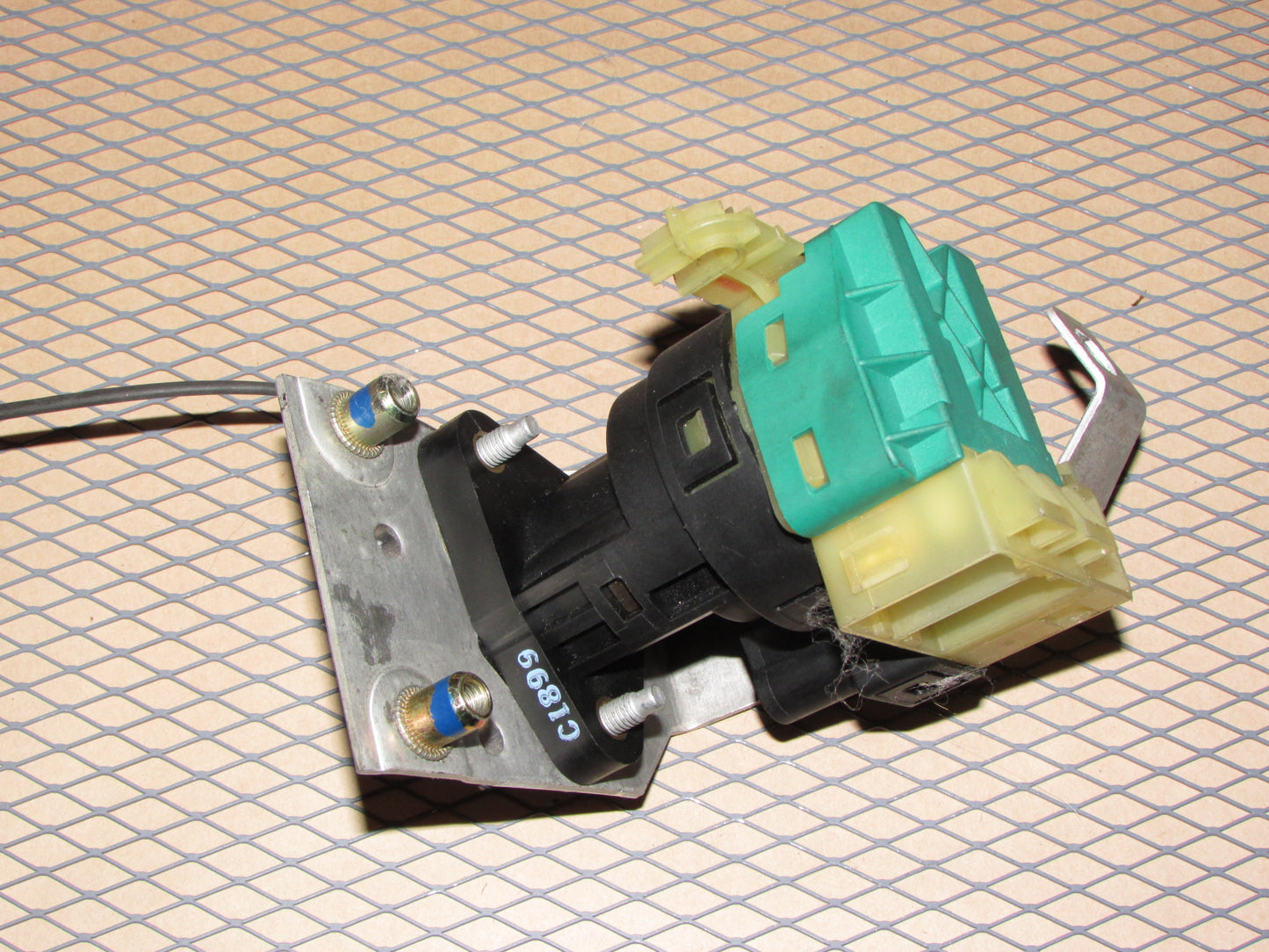 97 98 99 00 01 02 03 04 Chevrolet Corvette OEM Ignition Lock Cylinder & Key