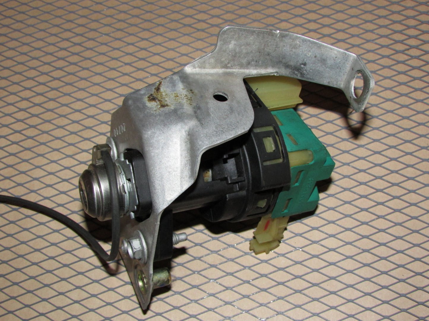 97 98 99 00 01 02 03 04 Chevrolet Corvette OEM Ignition Lock Cylinder & Key