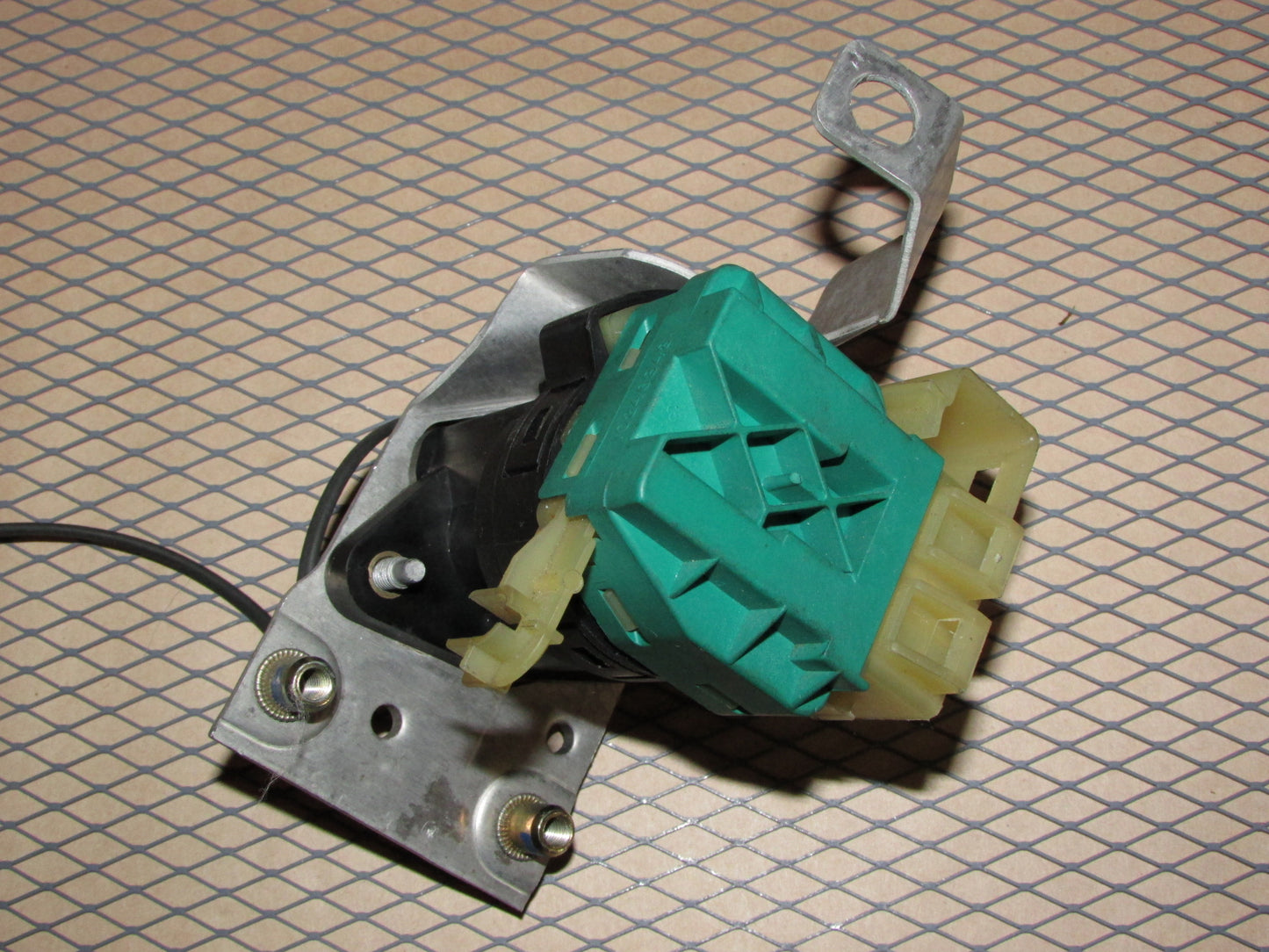 97 98 99 00 01 02 03 04 Chevrolet Corvette OEM Ignition Lock Cylinder & Key