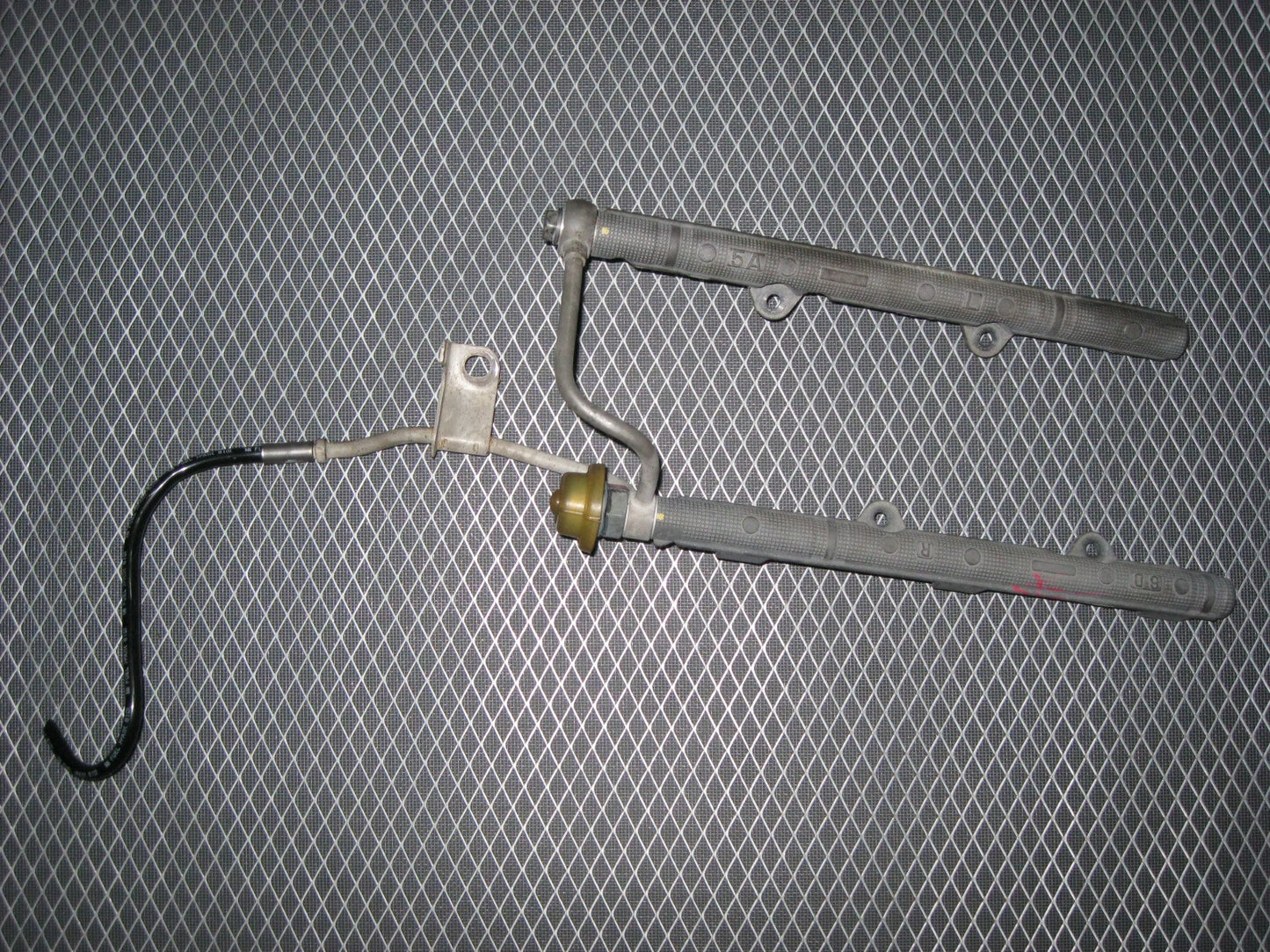 JDM Toyota 1MZ-FE 3.0L V6 None VVTi Fuel Rail & Fuel Regulator Set
