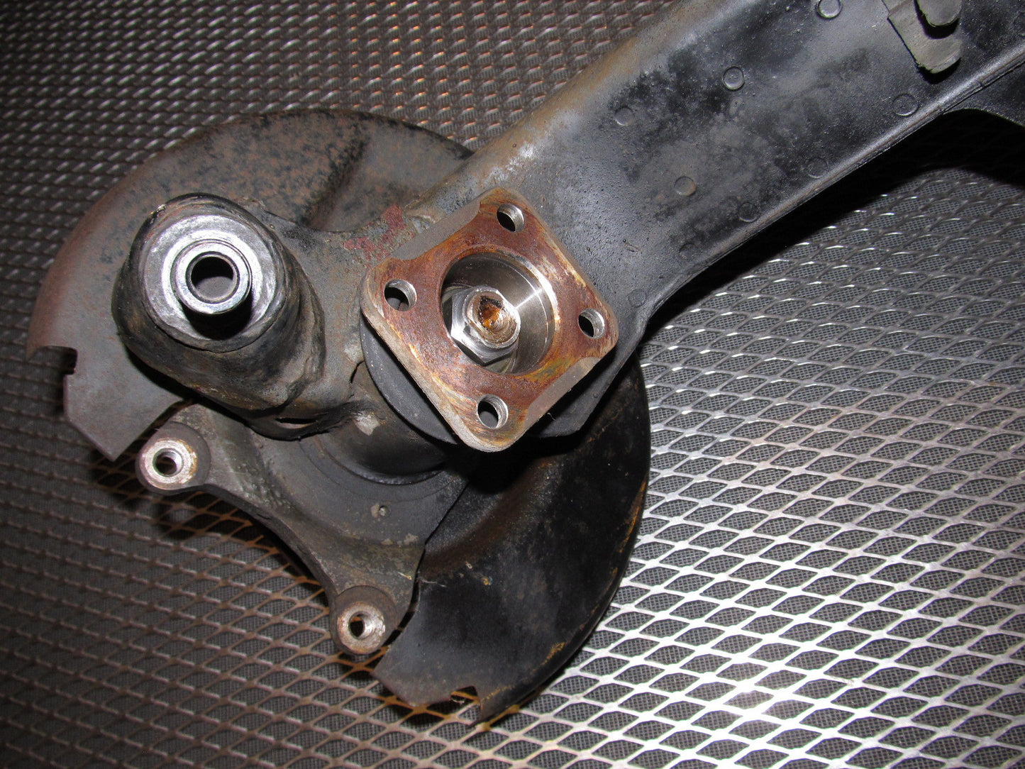 81 82 83 Datsun 280zx OEM Spindle & Knuckle Assembly - Rear Left