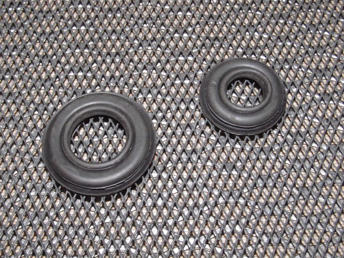 94 95 96 97 Mazda Miata OEM A/C Evaporator Core Firewall Grommet