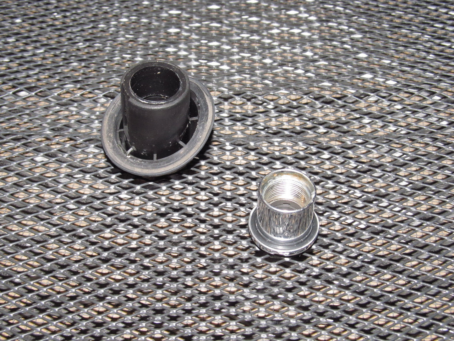 97 98 99 Mitsubishi Eclipse OEM Antenna Grommet